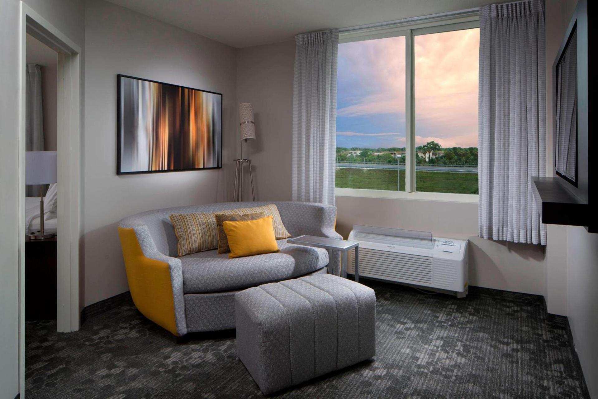 Courtyard Miami Dadeland photo 16