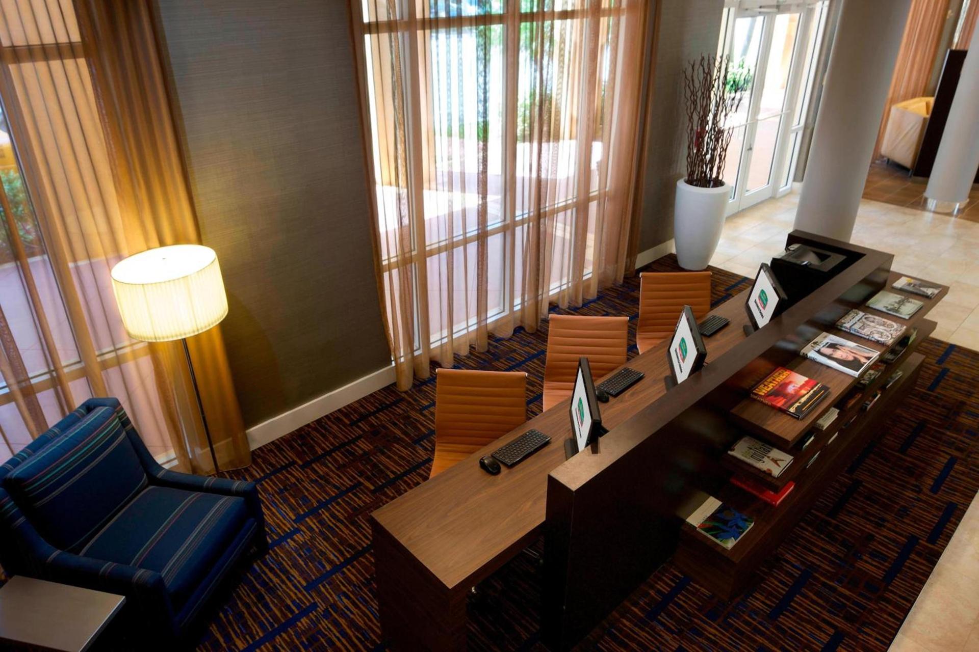 Courtyard Miami Dadeland photo 18