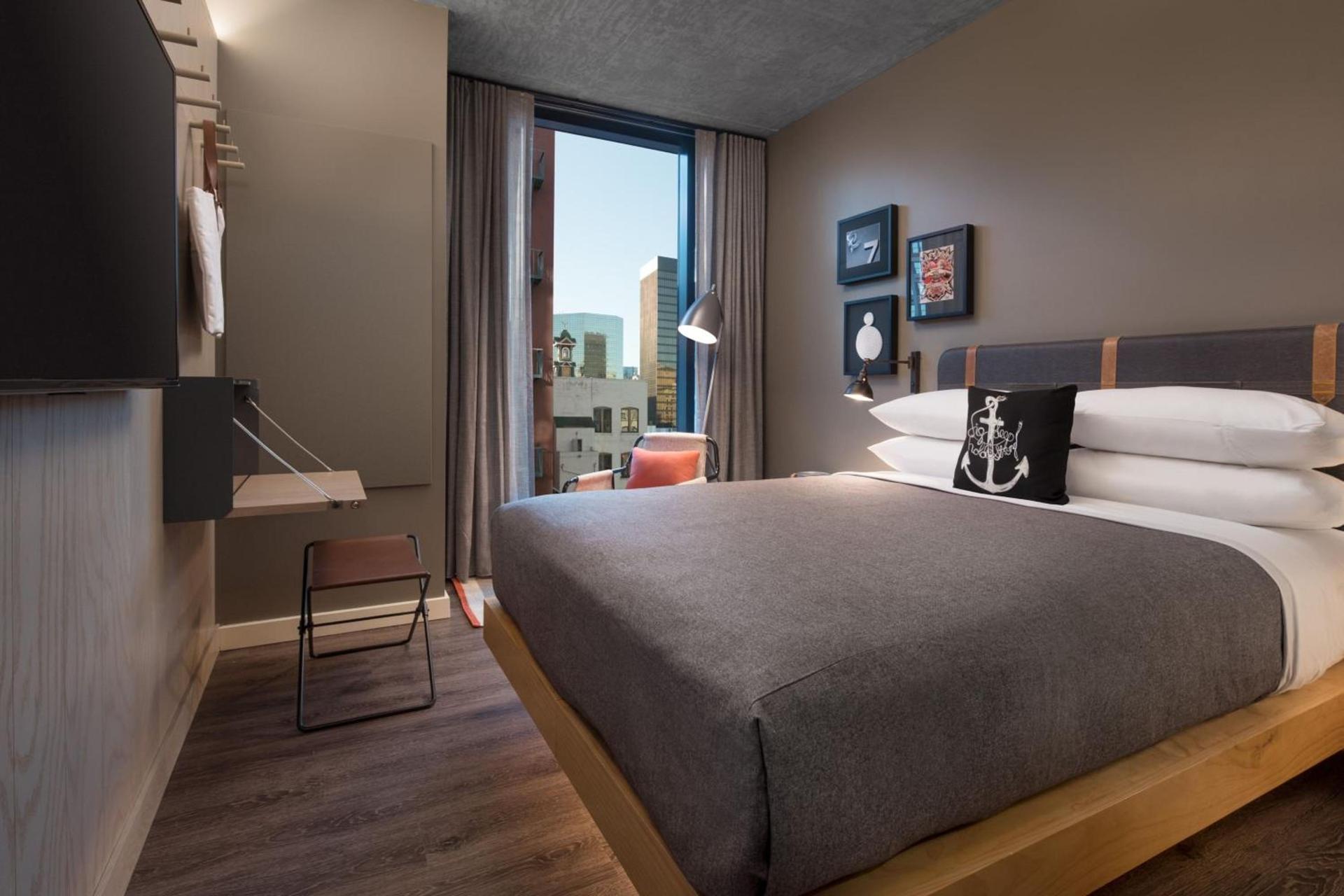 Moxy San Diego Gaslamp Quarter photo 18