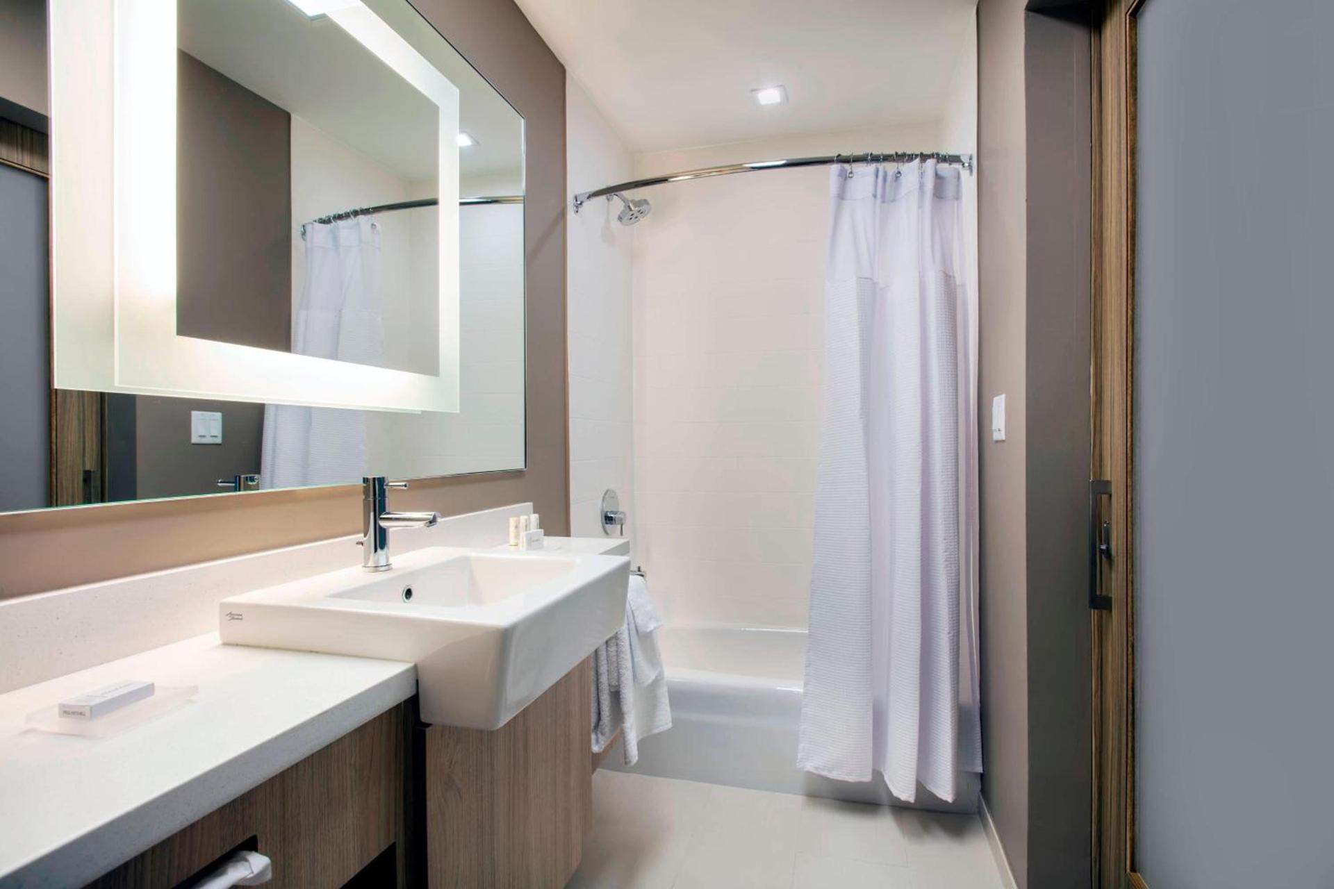 SpringHill Suites by Marriott Miami Doral photo 8