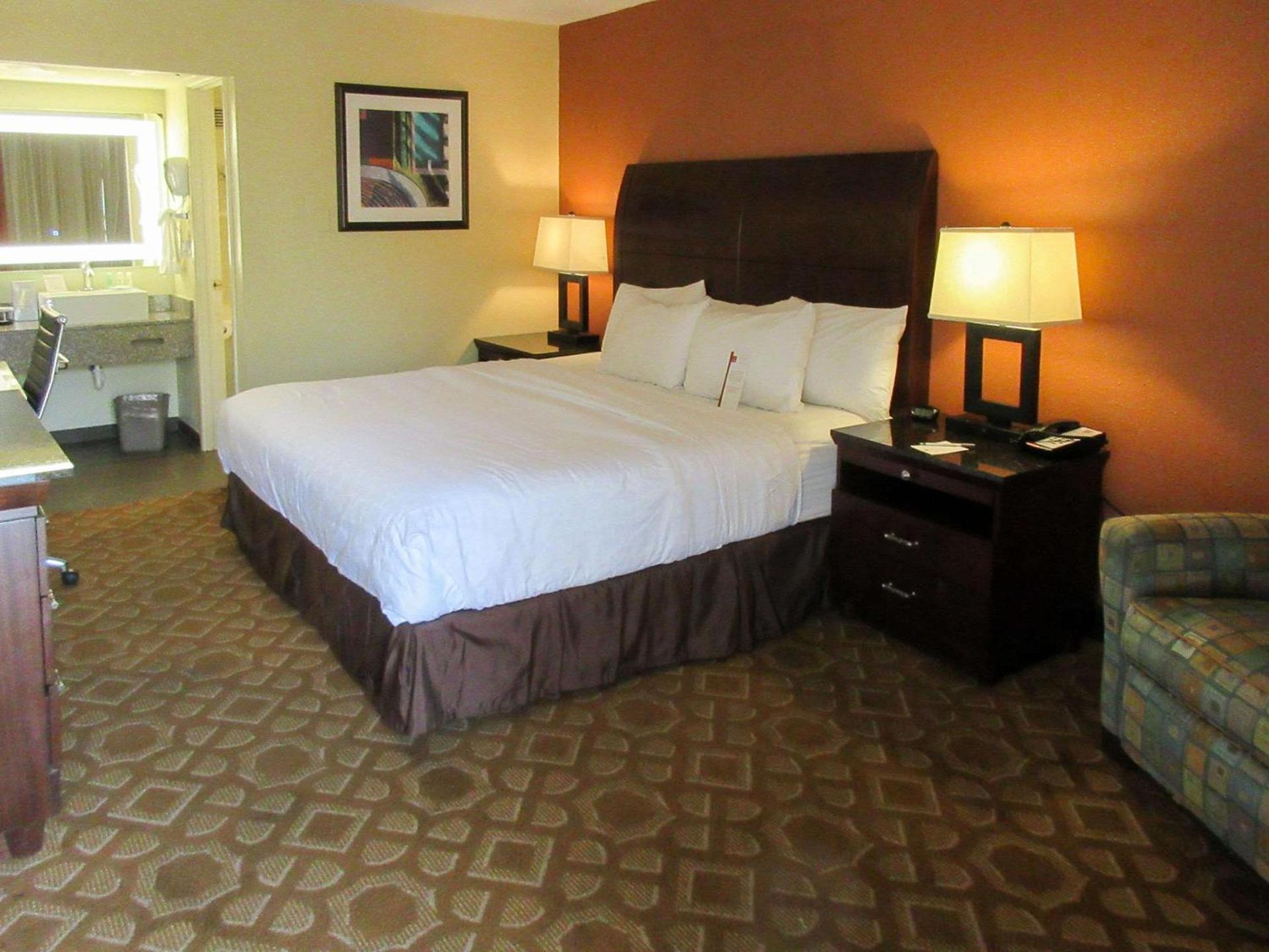 Clarion Inn photo 5