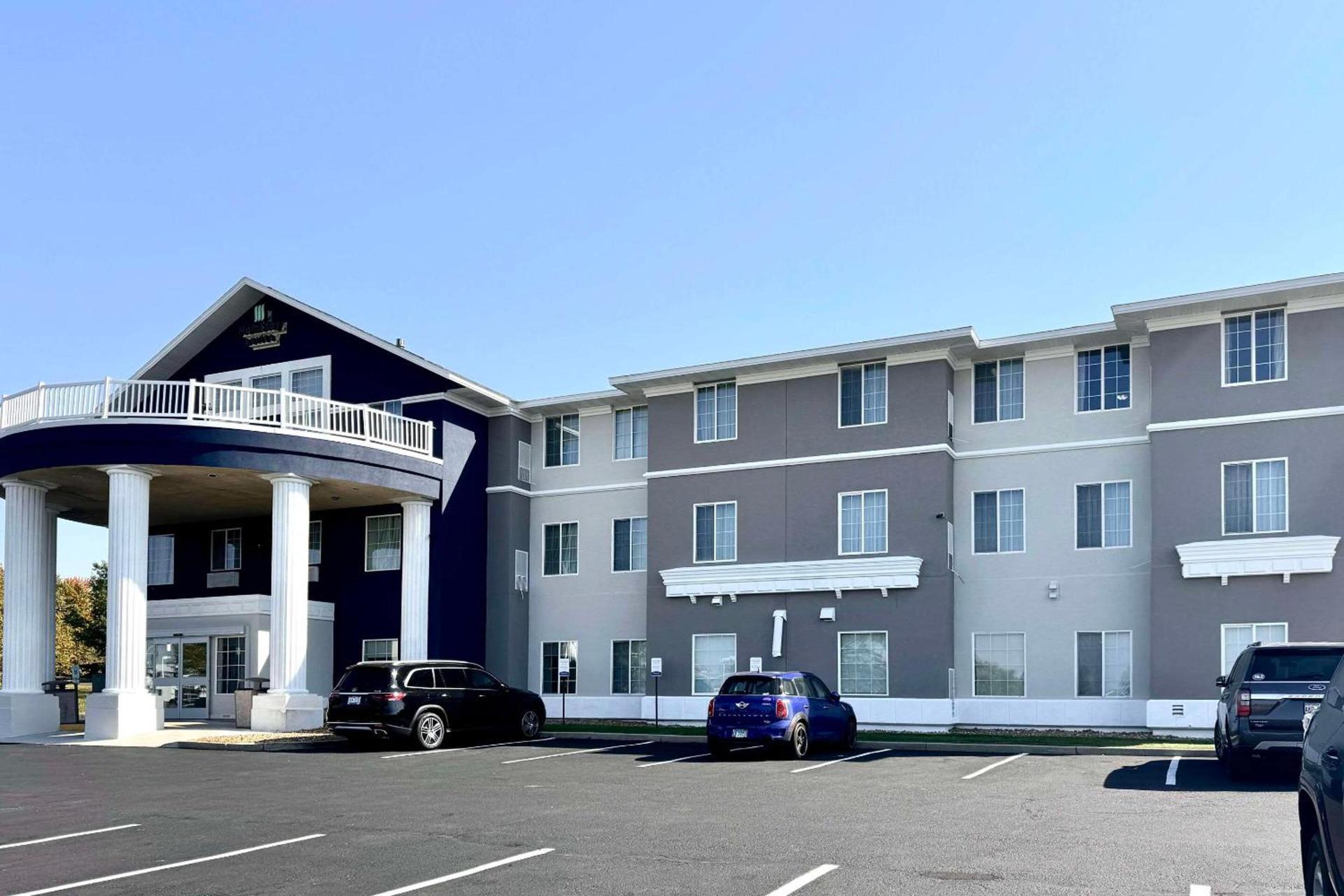 MainStay Suites Madison Airport photo 1
