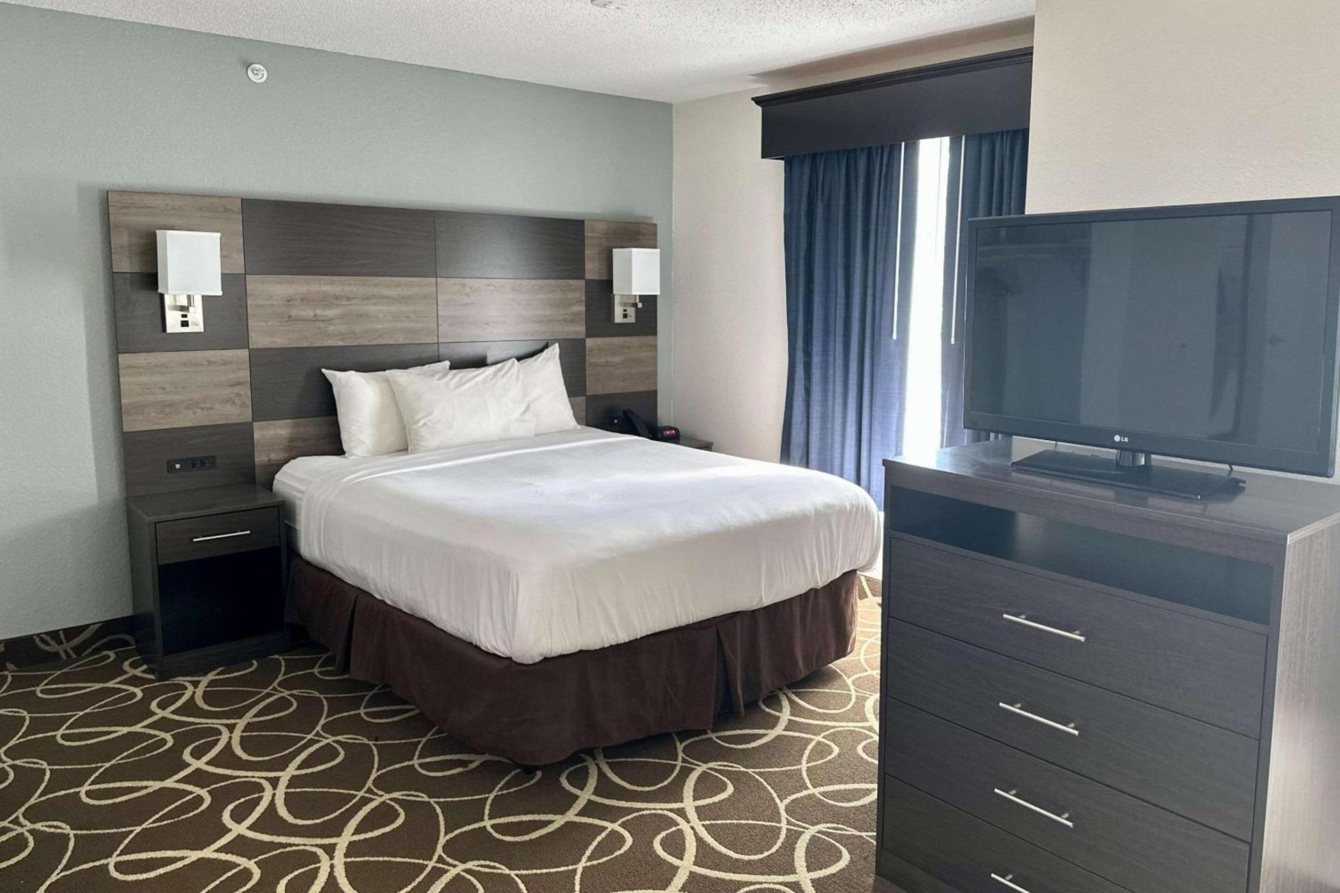 MainStay Suites Madison Airport photo 9