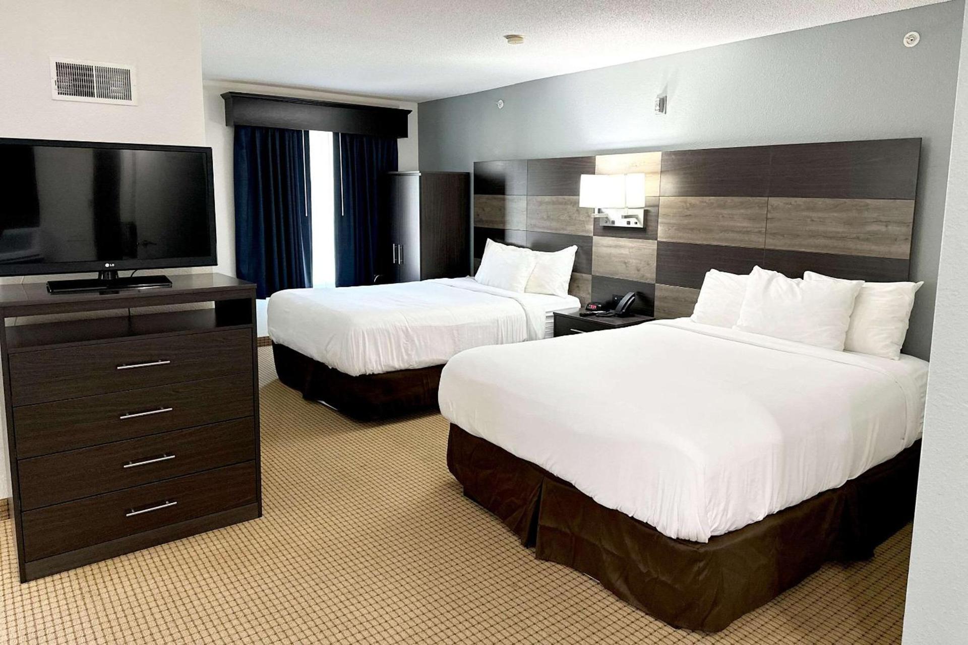 MainStay Suites Madison Airport photo 10