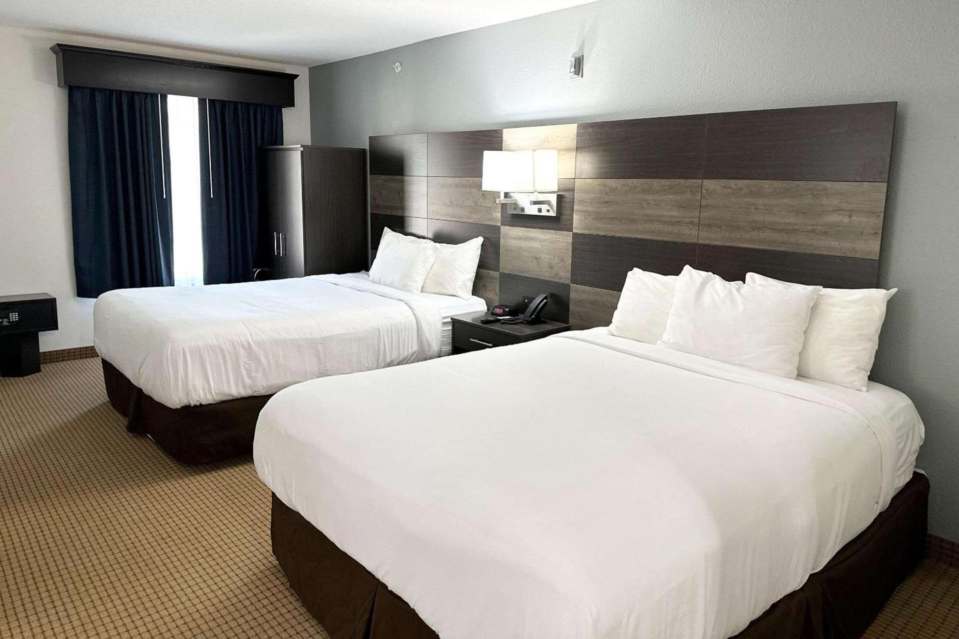MainStay Suites Madison Airport photo 11
