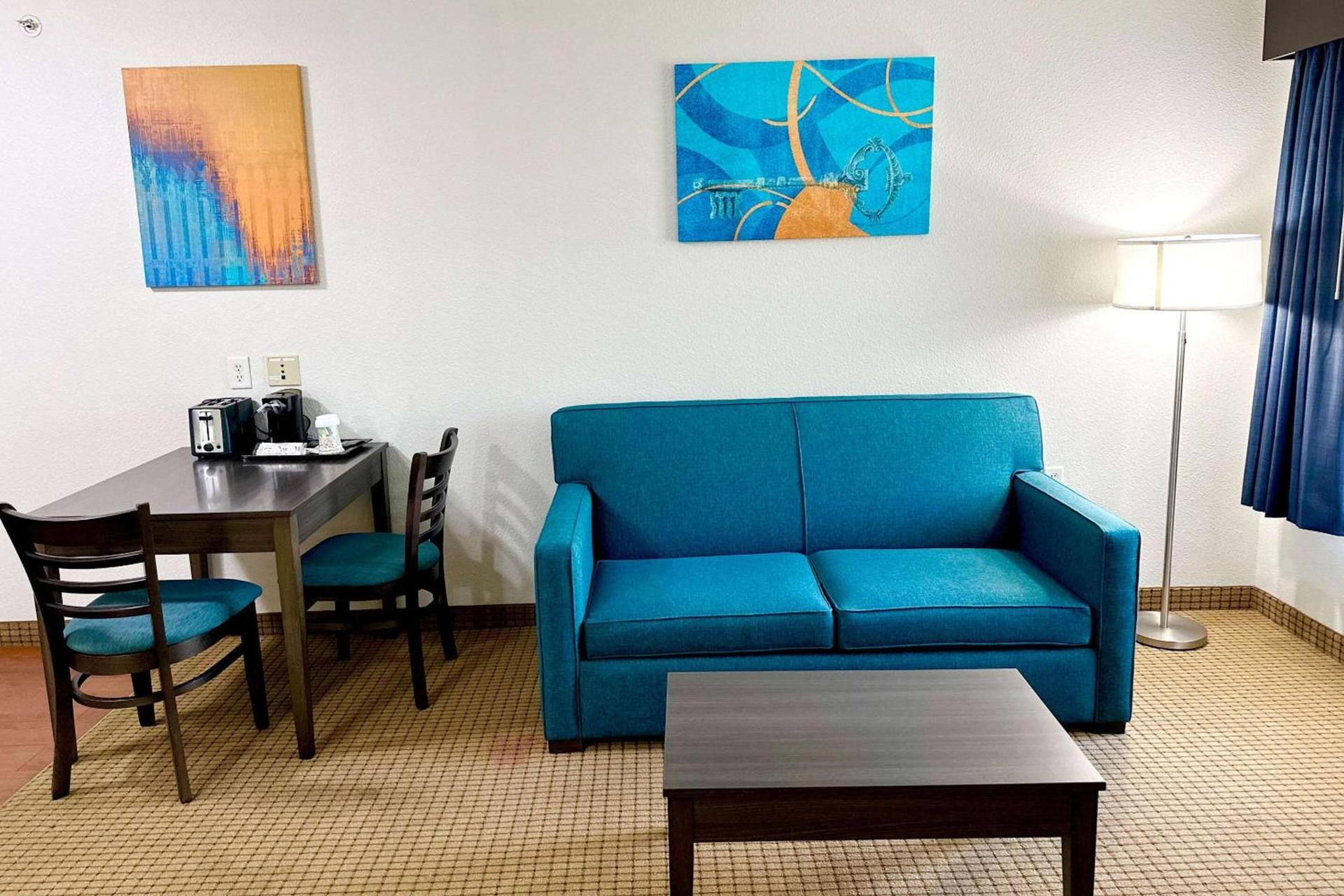 MainStay Suites Madison Airport photo 12
