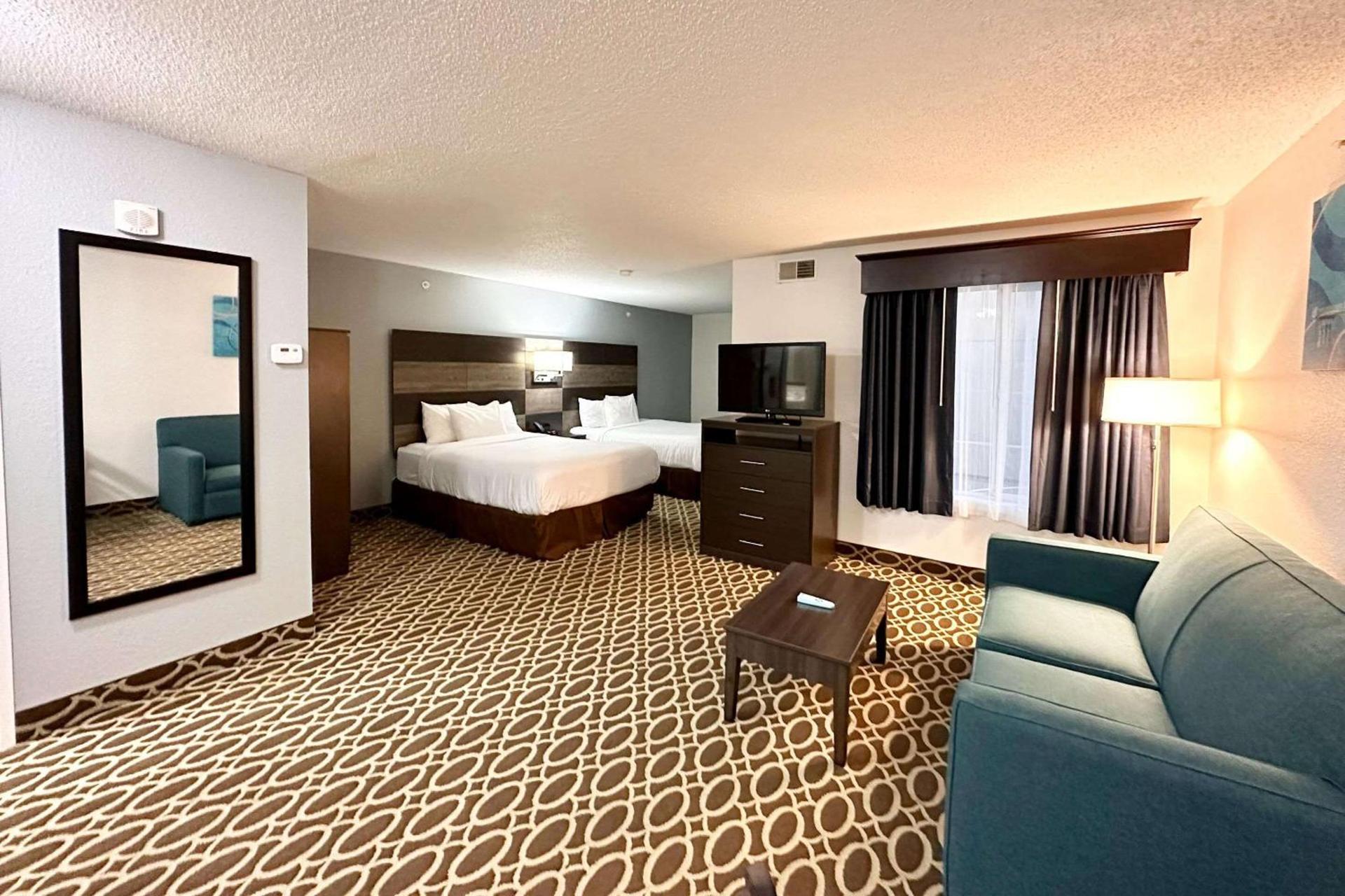 MainStay Suites Madison Airport photo 18