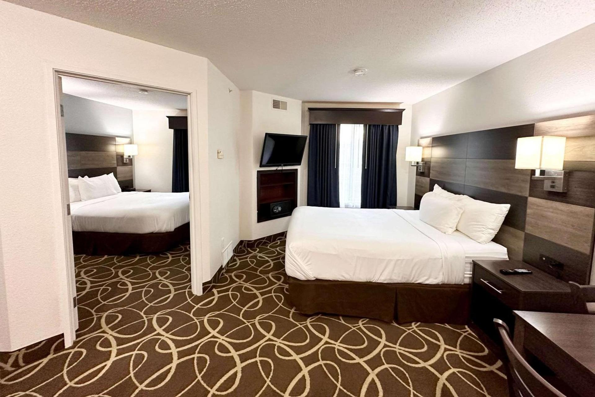 MainStay Suites Madison Airport photo 21