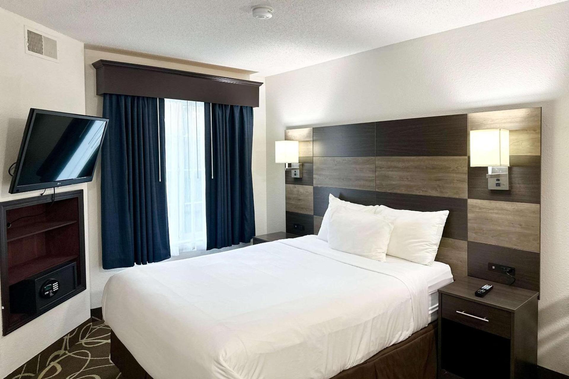 MainStay Suites Madison Airport photo 24