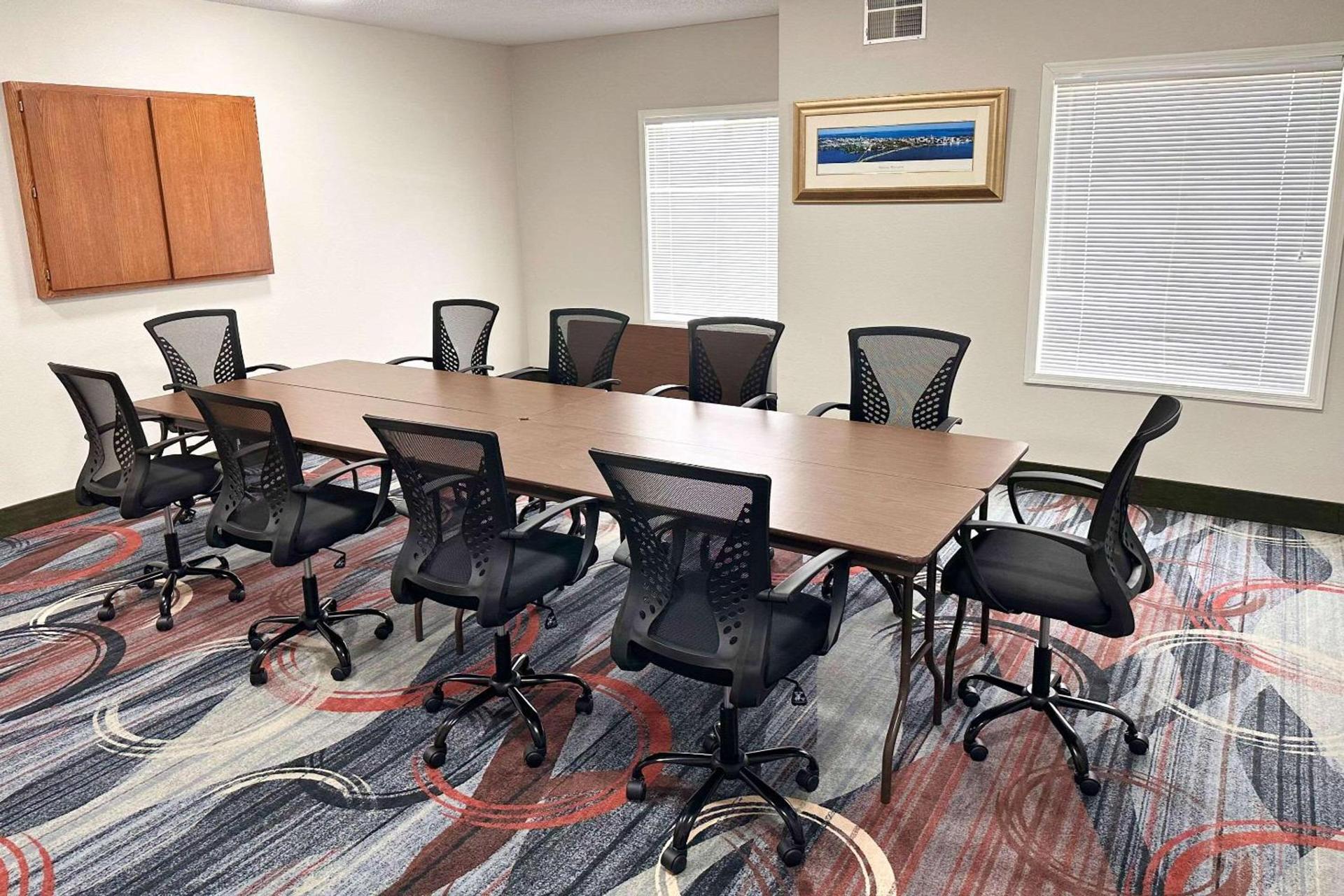 MainStay Suites Madison Airport photo 47