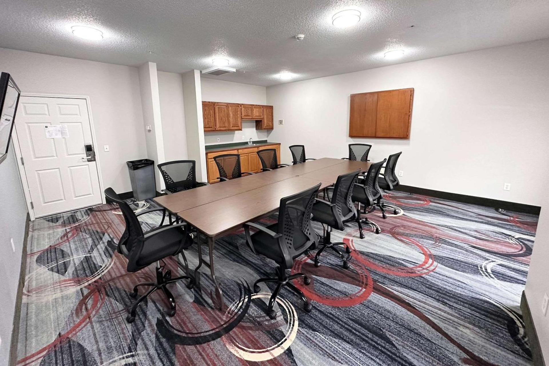 MainStay Suites Madison Airport photo 49
