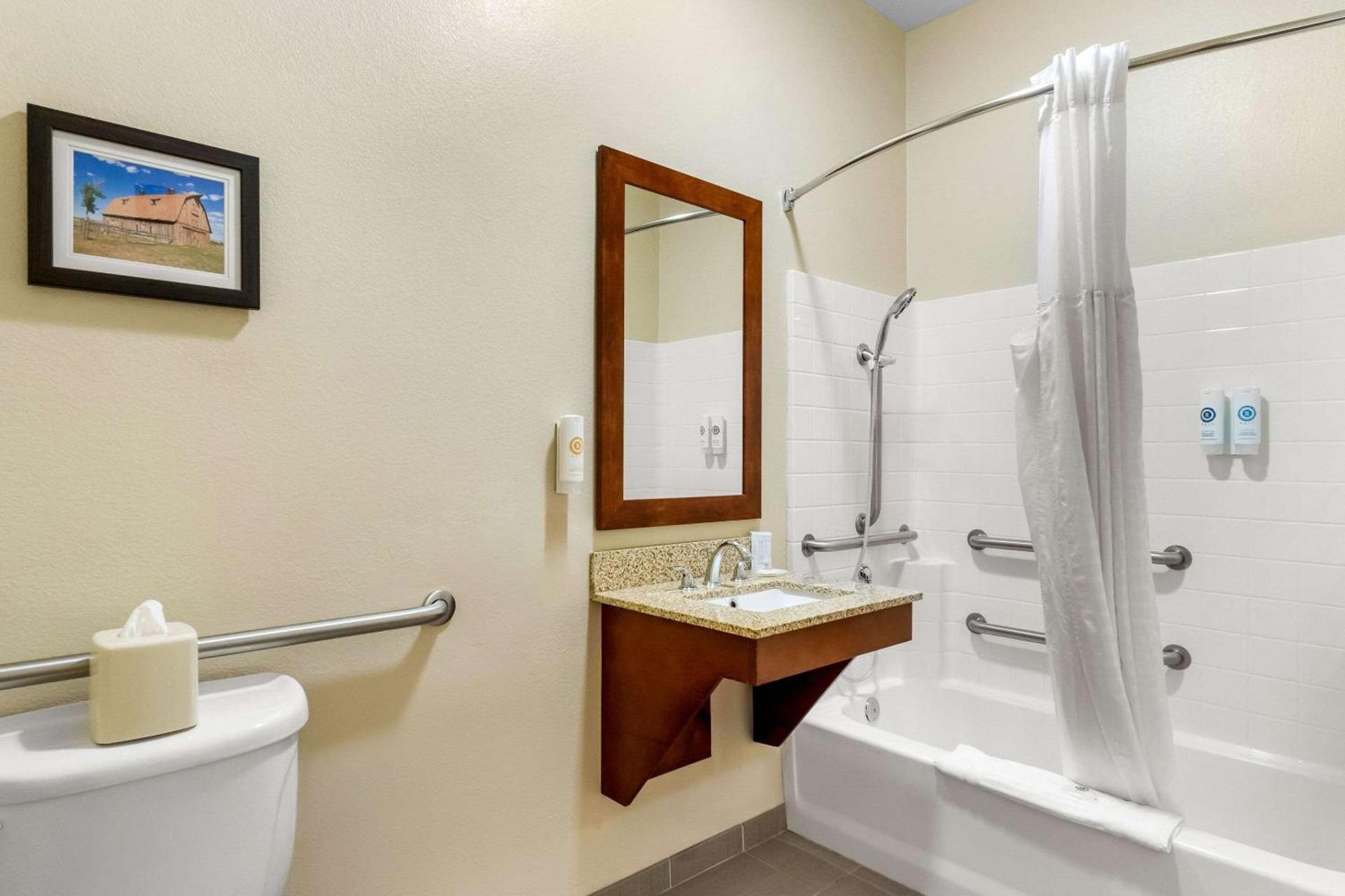 Comfort Inn & Suites Near University of Wyoming photo 16