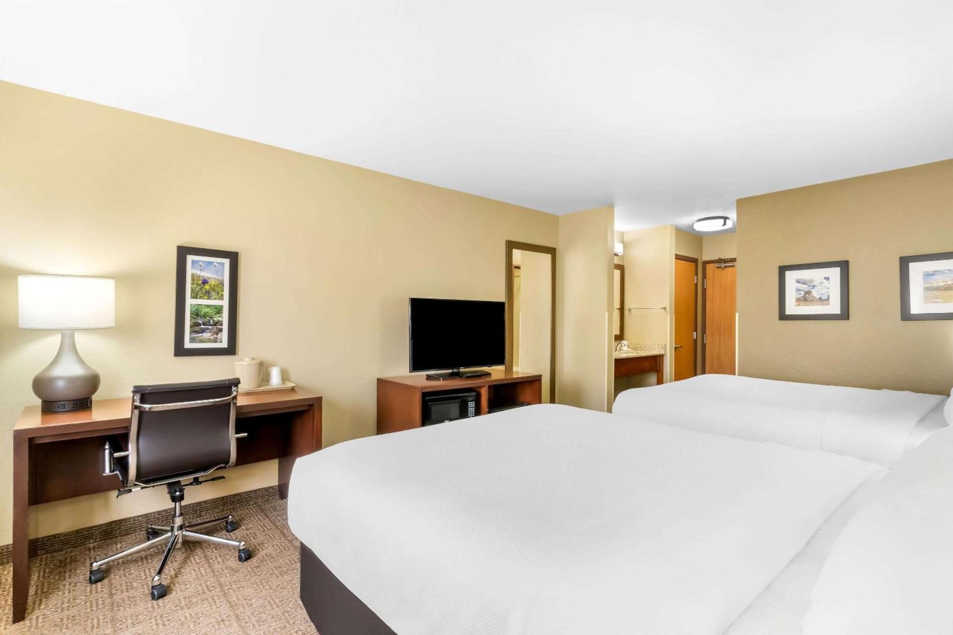 Comfort Inn & Suites Near University of Wyoming photo 15