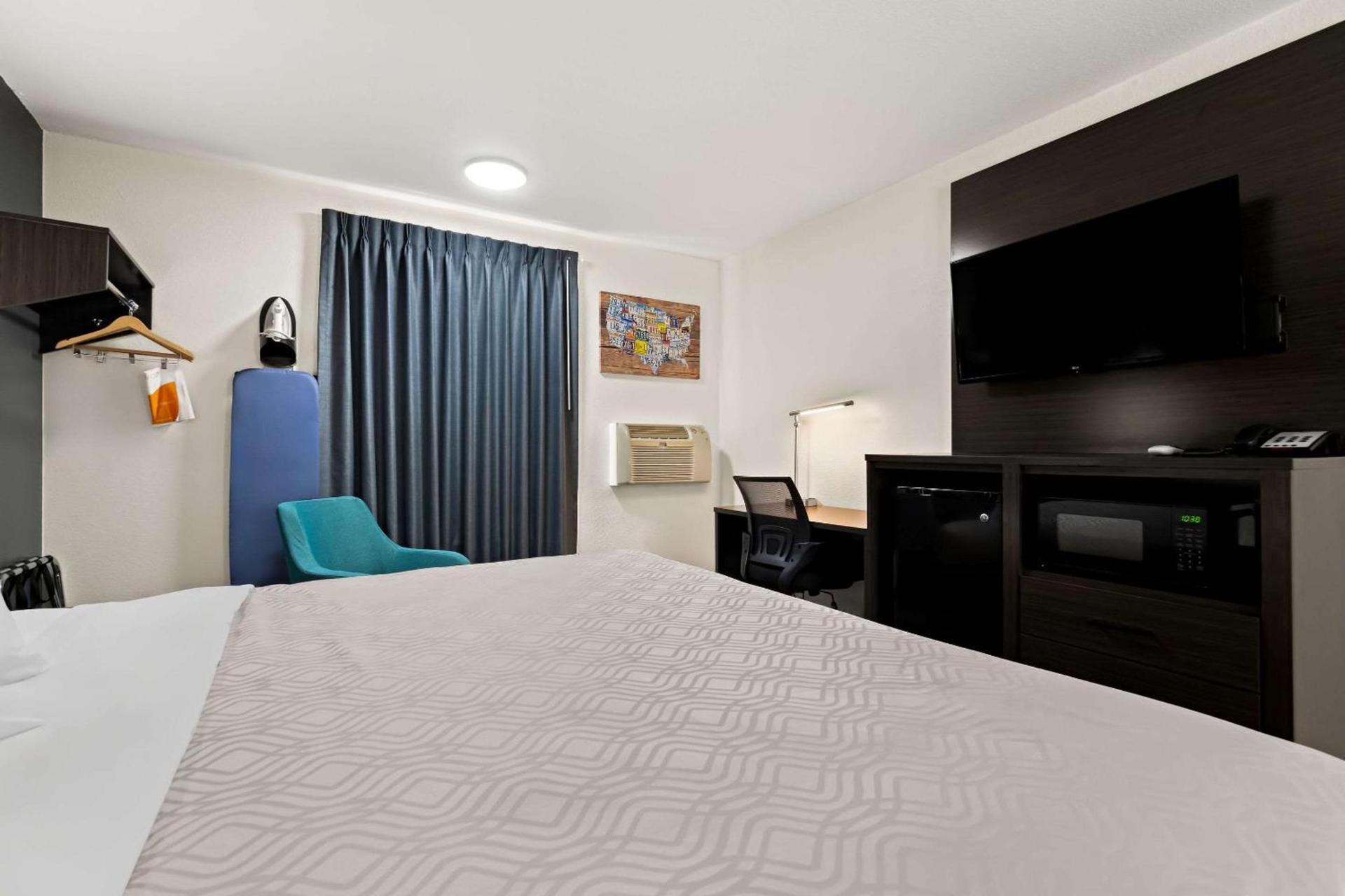 Econo Lodge Dumas photo 8