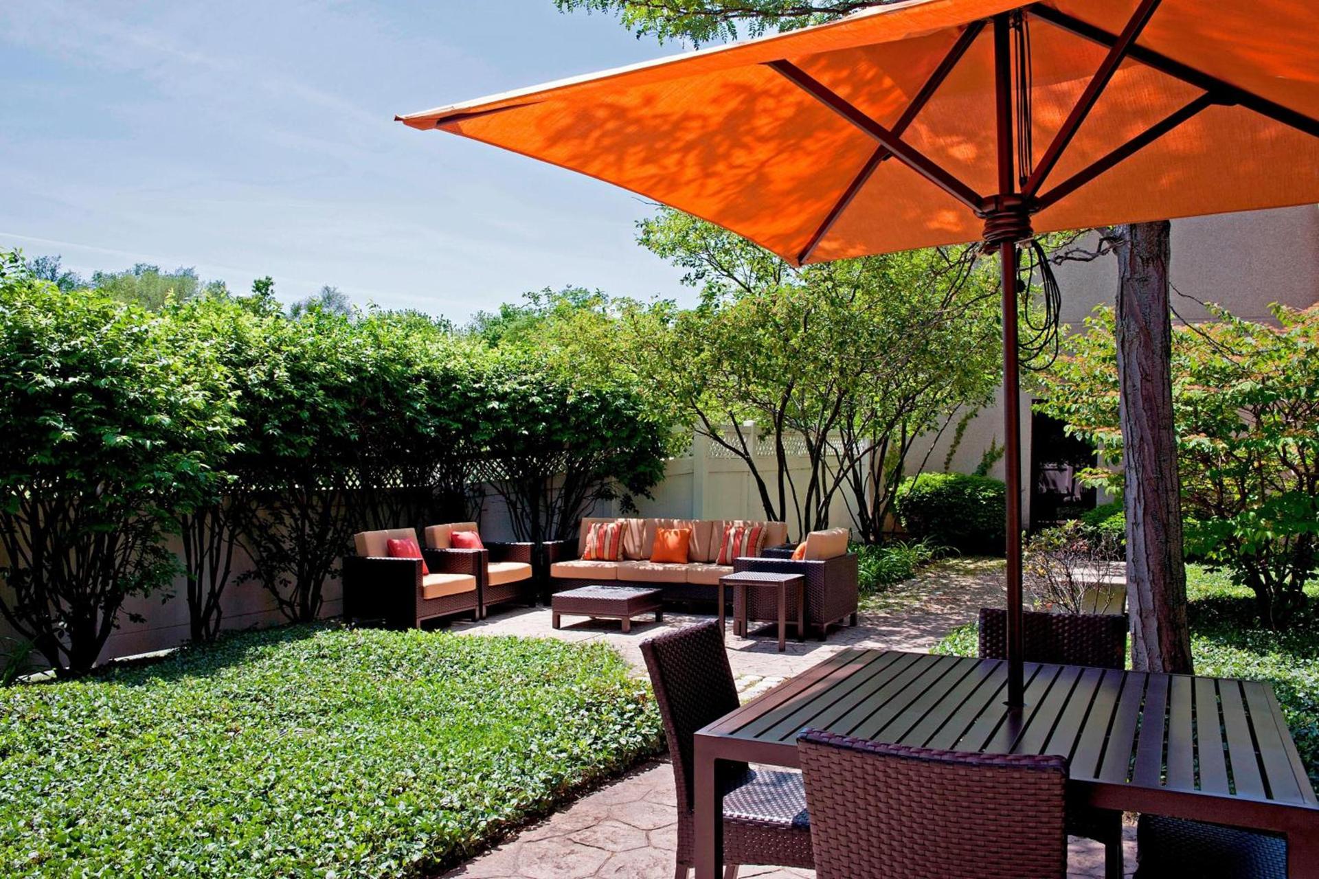 Courtyard Chicago Elmhurst/Oakbrook Area photo 7
