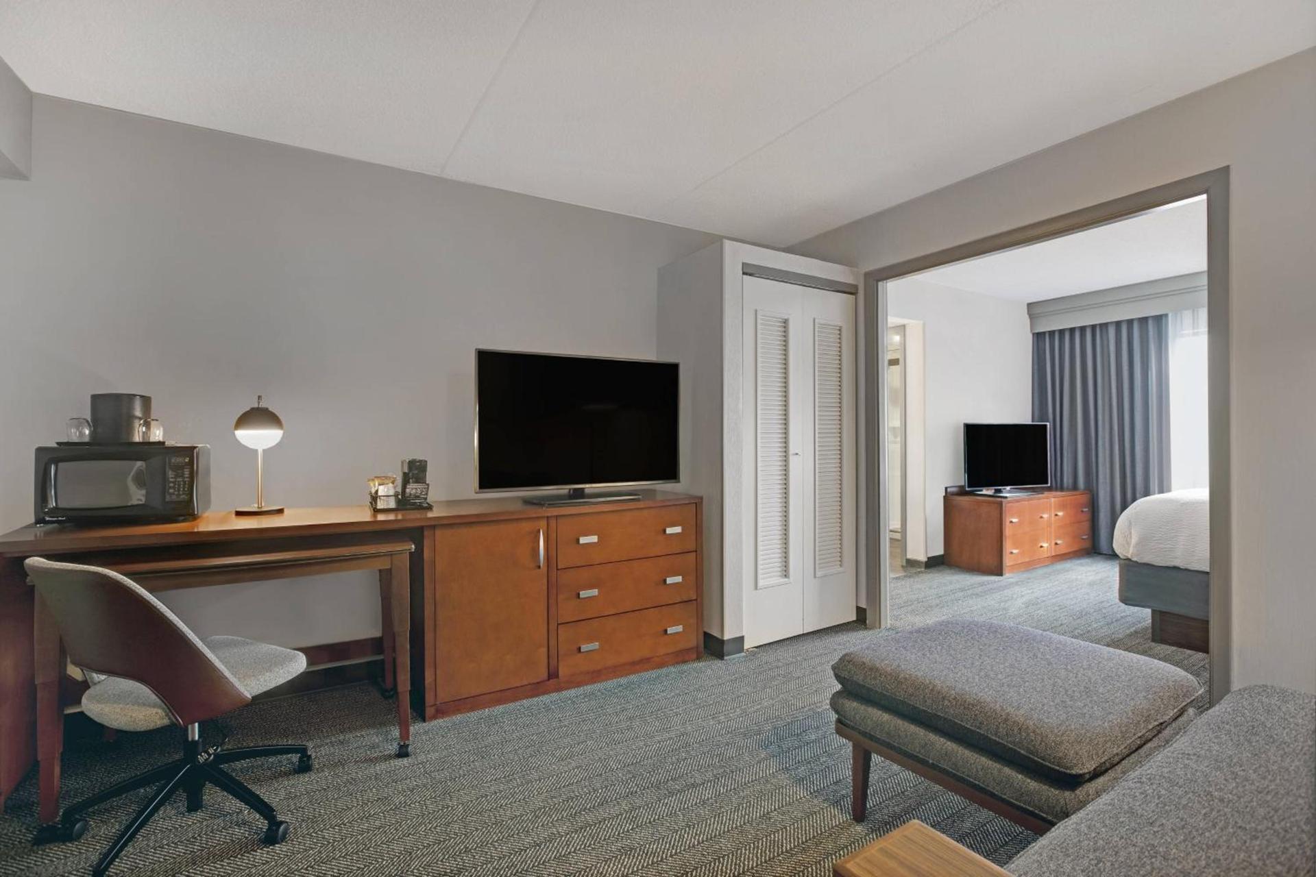 Courtyard Chicago Elmhurst/Oakbrook Area photo 30