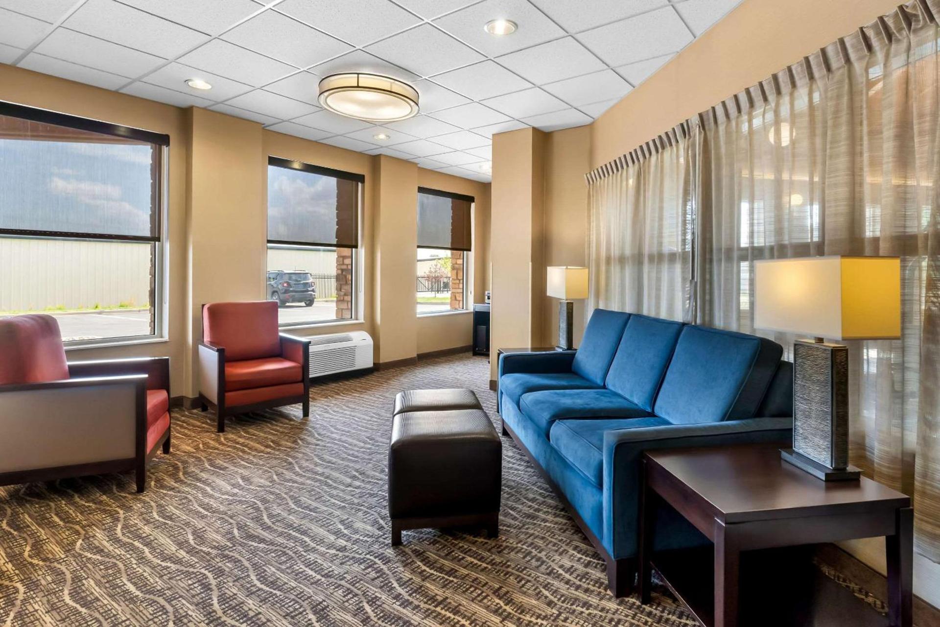 Comfort Inn & Suites Near University of Wyoming photo 6