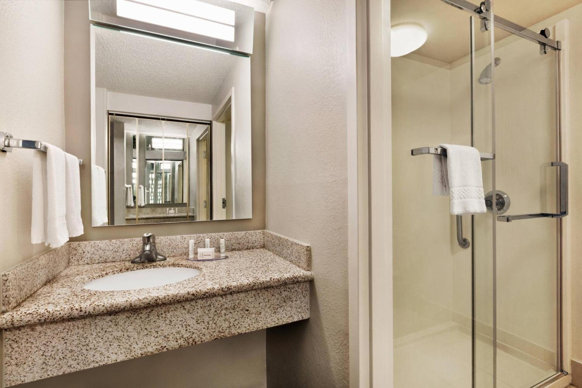 Courtyard by Marriott Tulsa Central photo 11