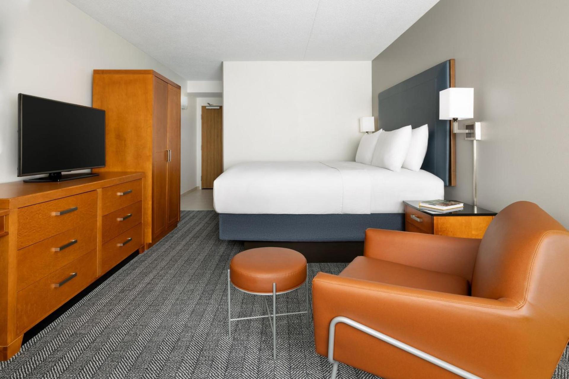 Courtyard by Marriott Montvale photo 10