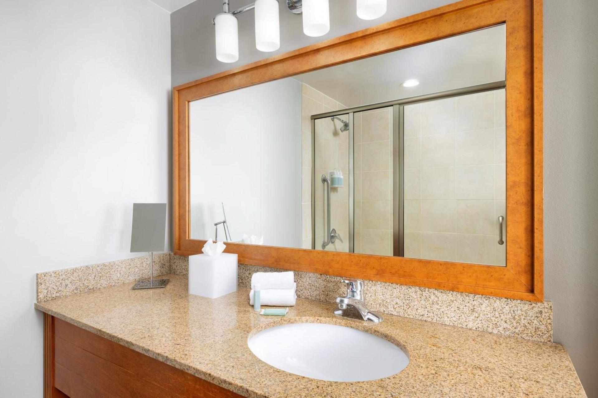 Courtyard by Marriott Montvale photo 19