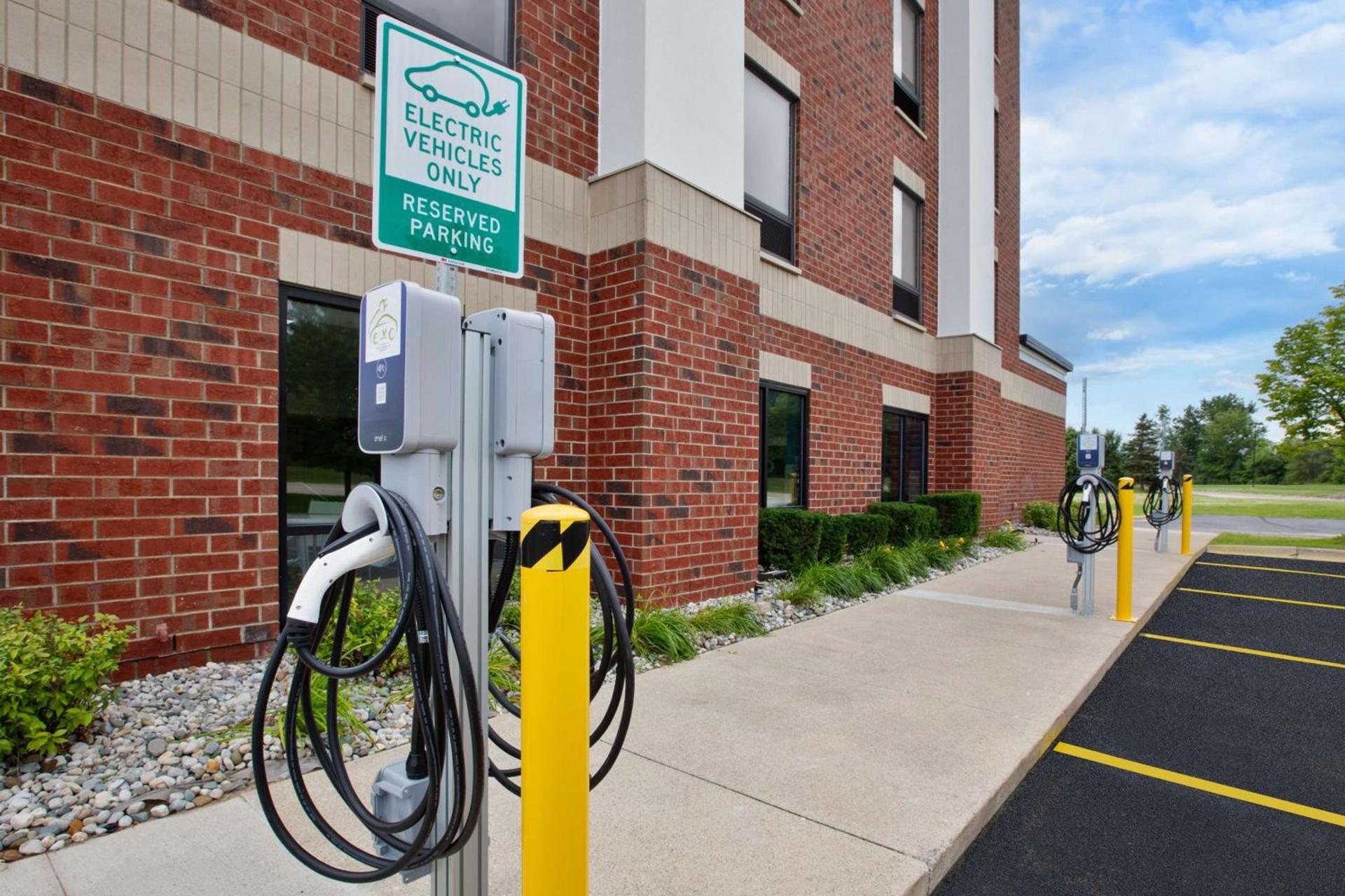 Hampton Inn Detroit - Shelby Township photo 3