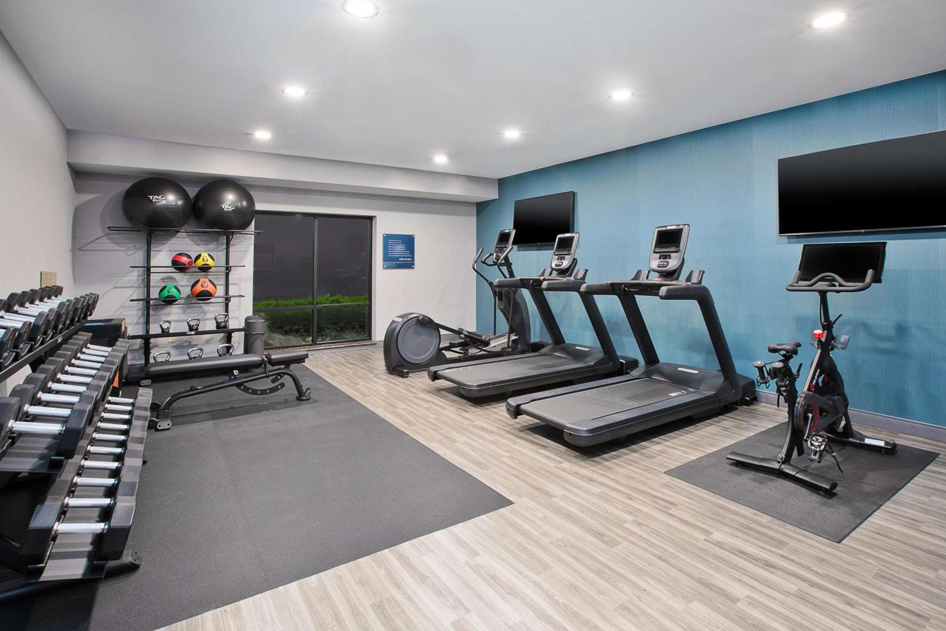 Hampton Inn Detroit - Shelby Township photo 11
