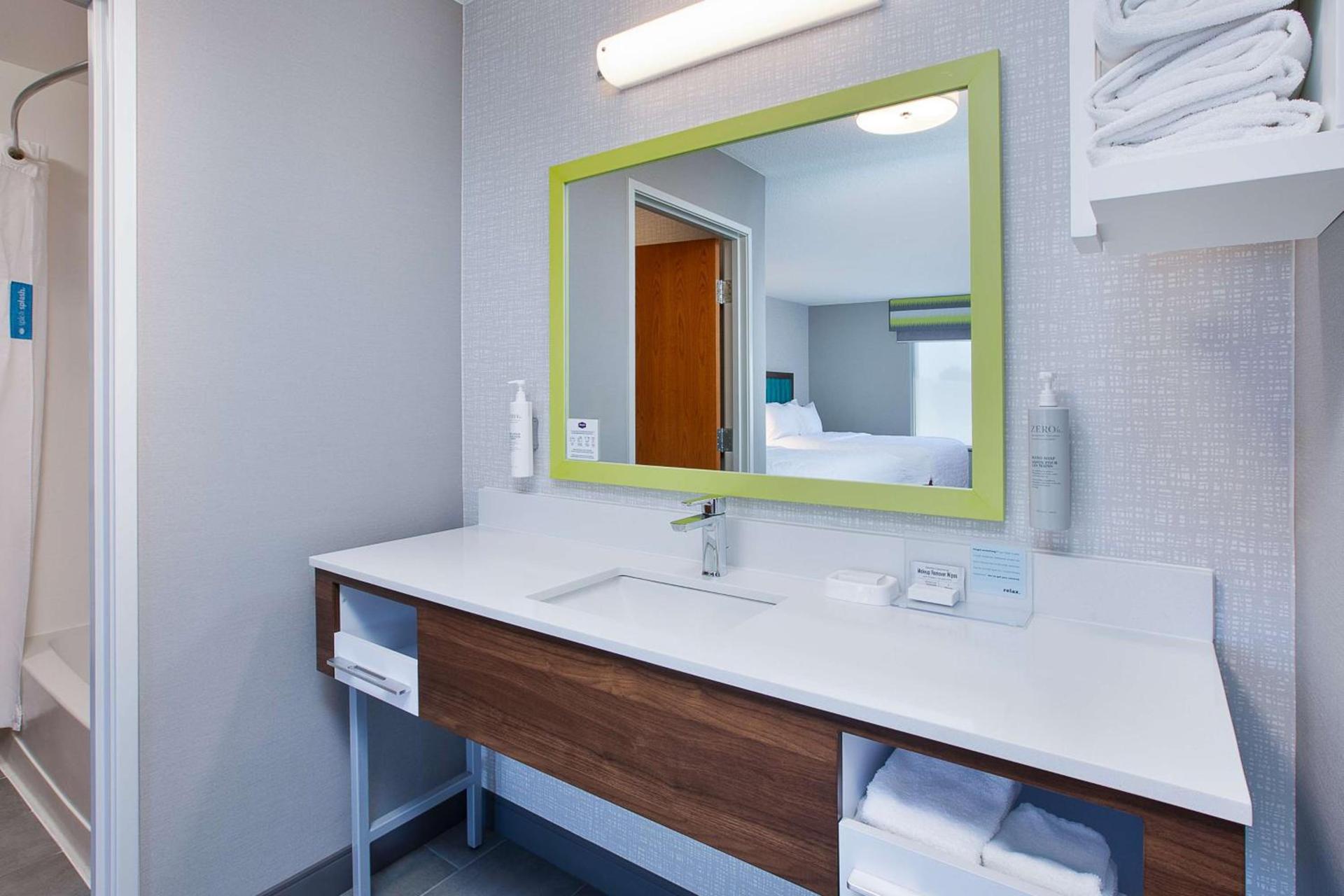 Hampton Inn Detroit - Shelby Township photo 18