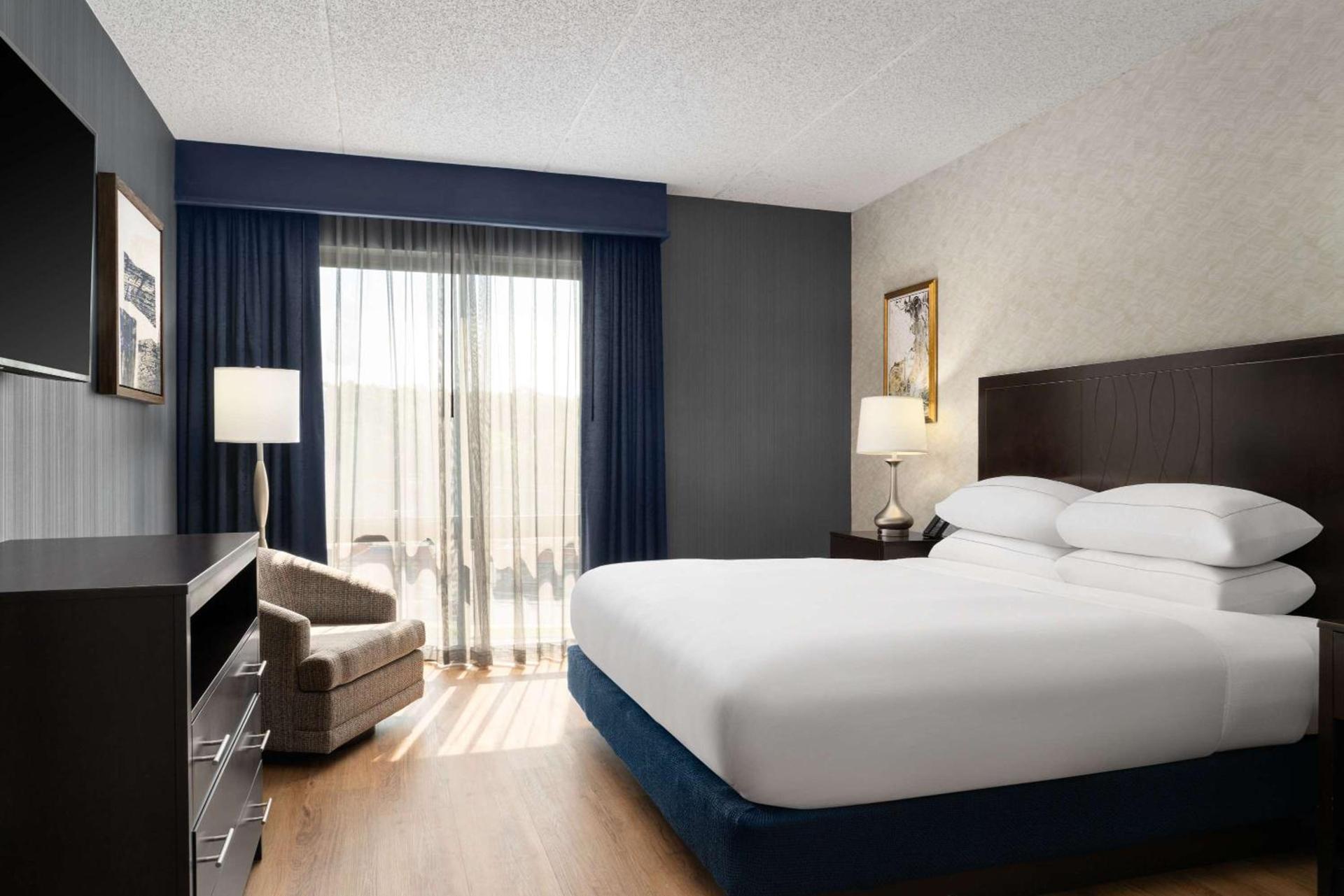 DoubleTree by Hilton Bradley International Airport photo 10