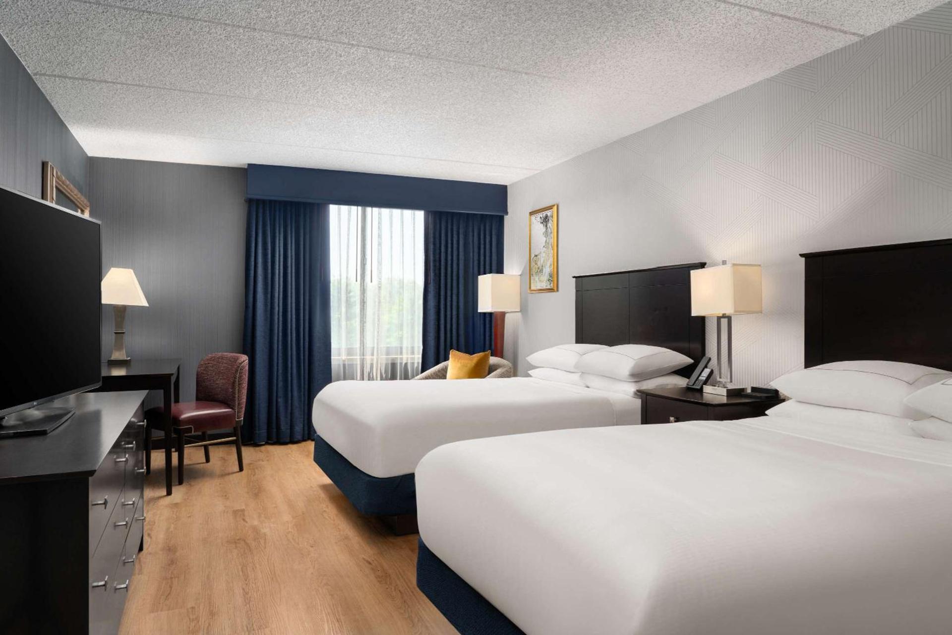 DoubleTree by Hilton Bradley International Airport photo 11
