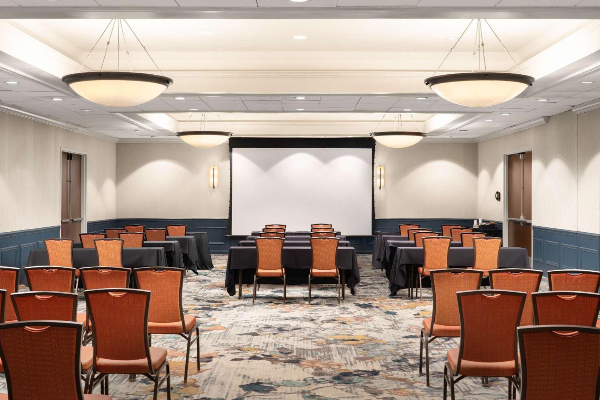 DoubleTree by Hilton Bradley International Airport photo 21