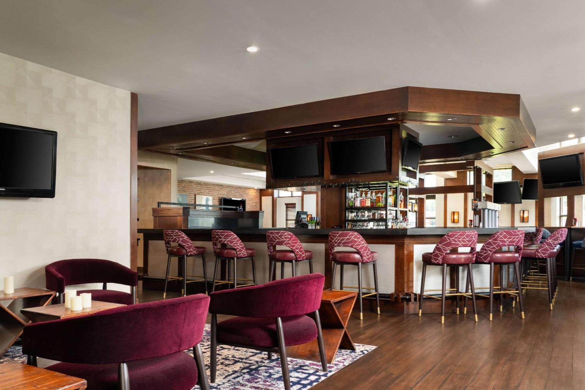 DoubleTree by Hilton Bradley International Airport photo 22