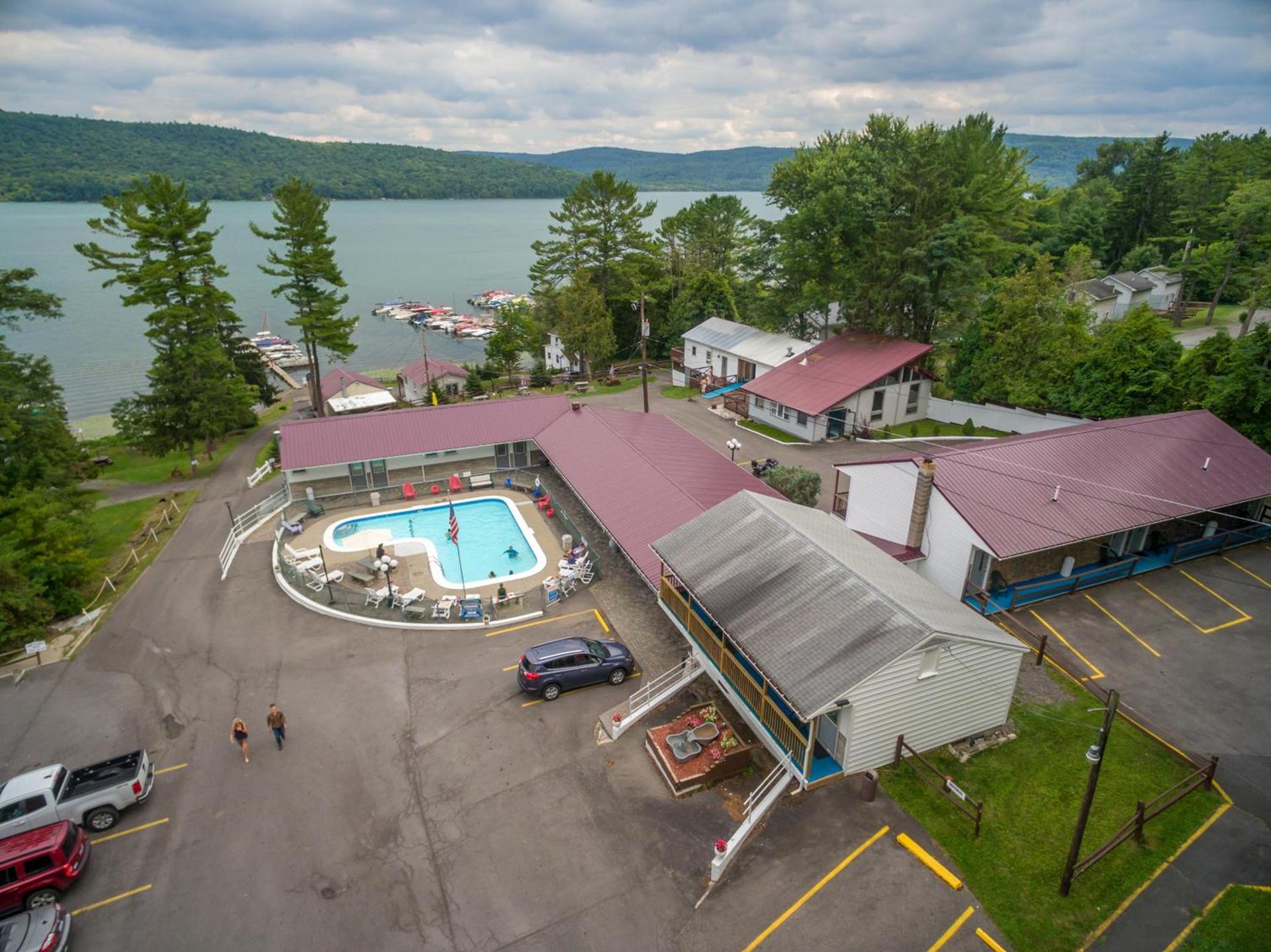 Lake 'N Pines Motel photo 12
