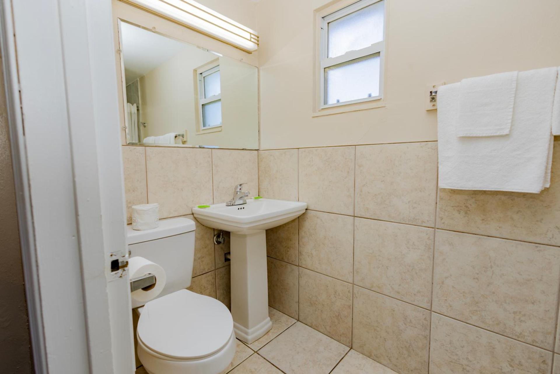 Budget Inn Columbus photo 5