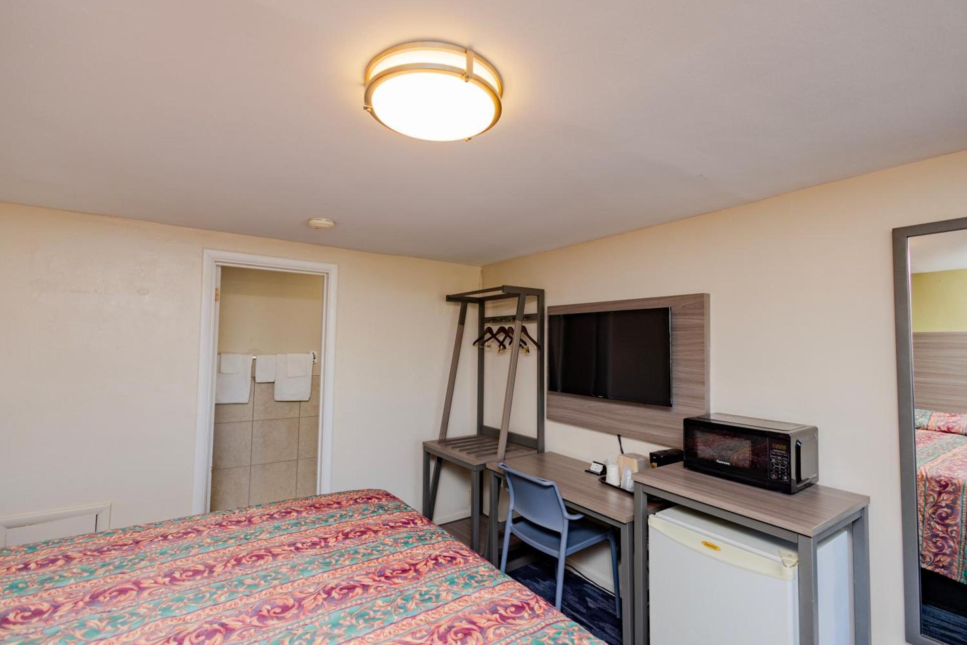 Budget Inn Columbus photo 12