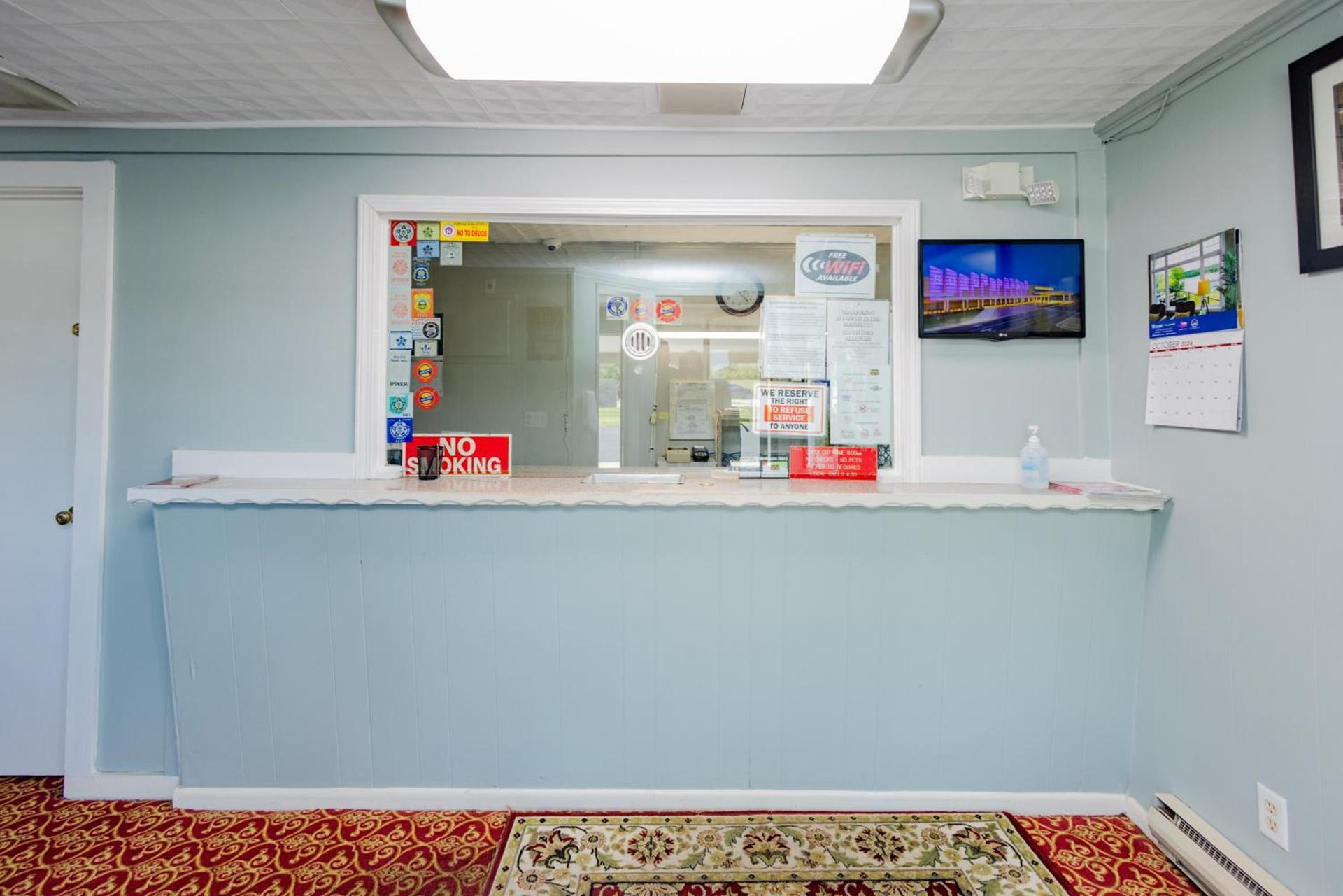 Budget Inn Columbus photo 9