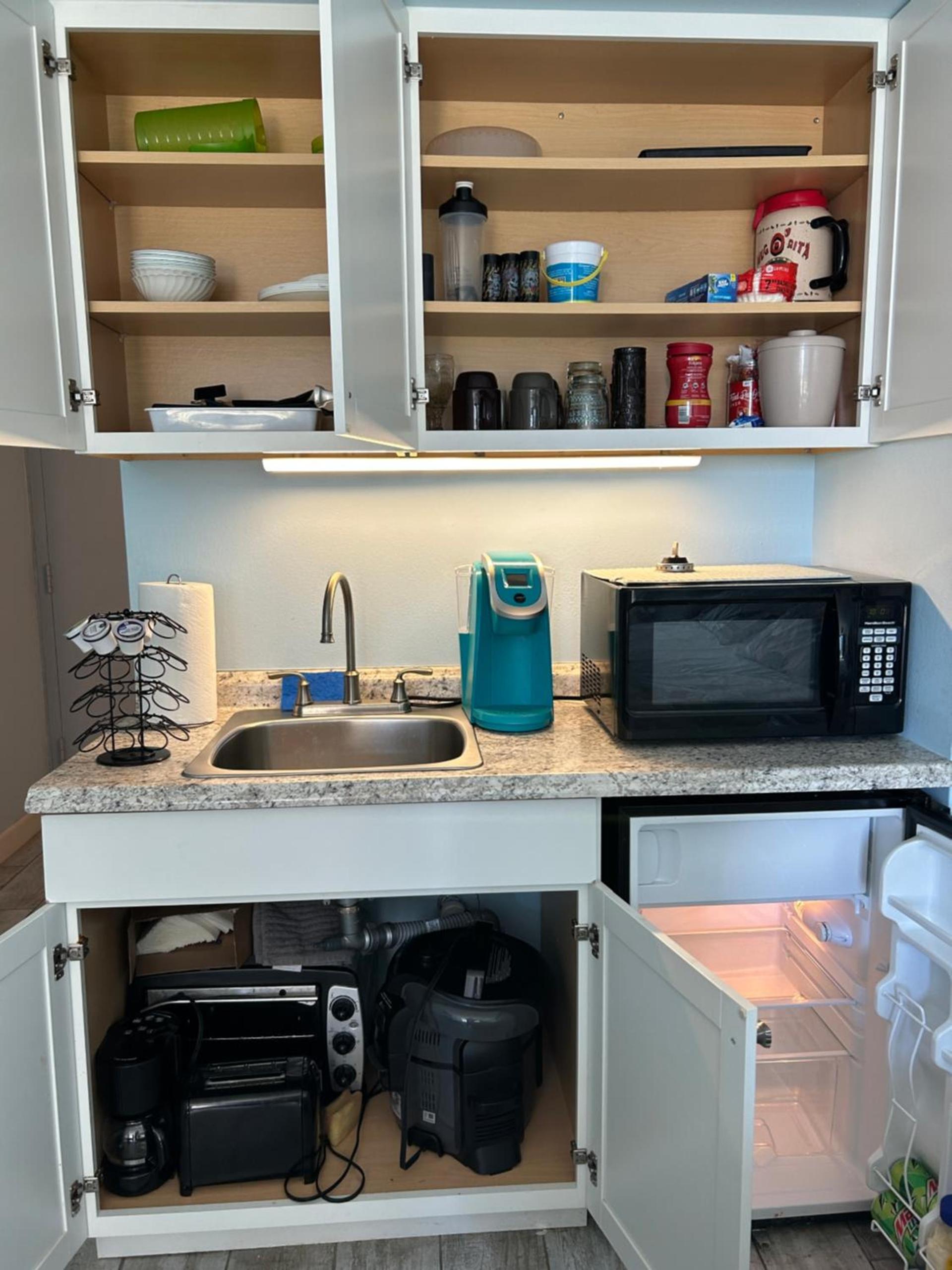 Single, Double or Quad Oceanview Studios - Direct Beach Access, Oceanfront Pool & Tiki photo 18