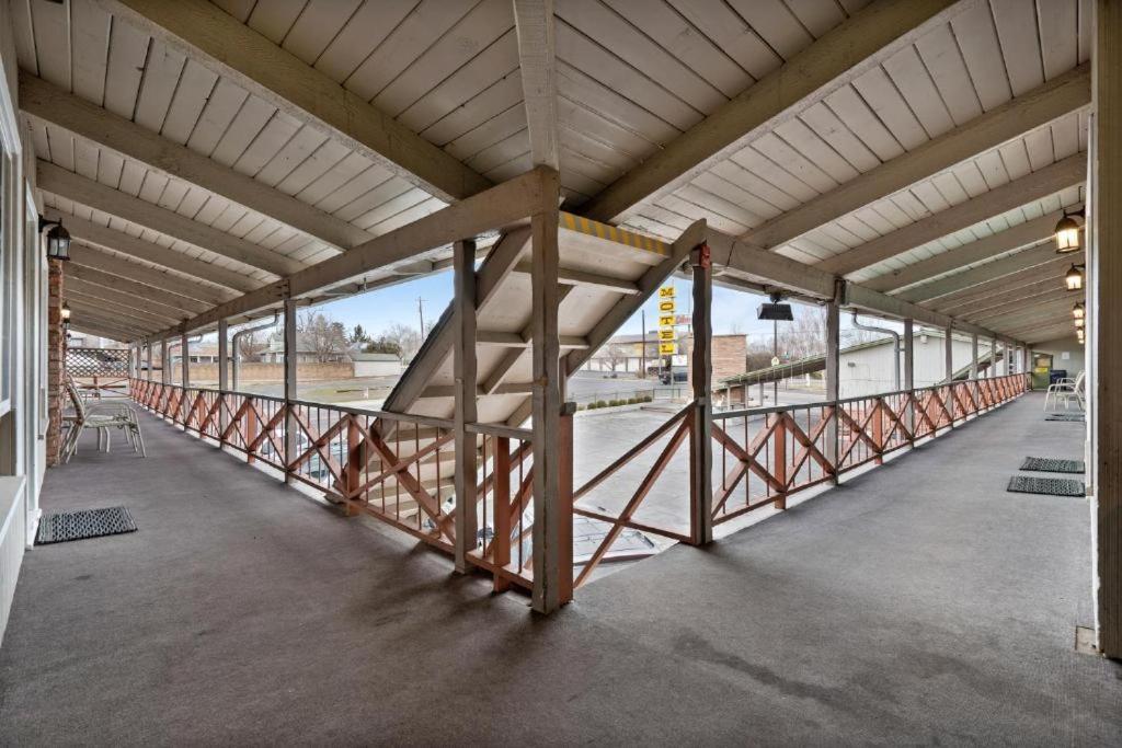 Silver Spur Motel photo 9
