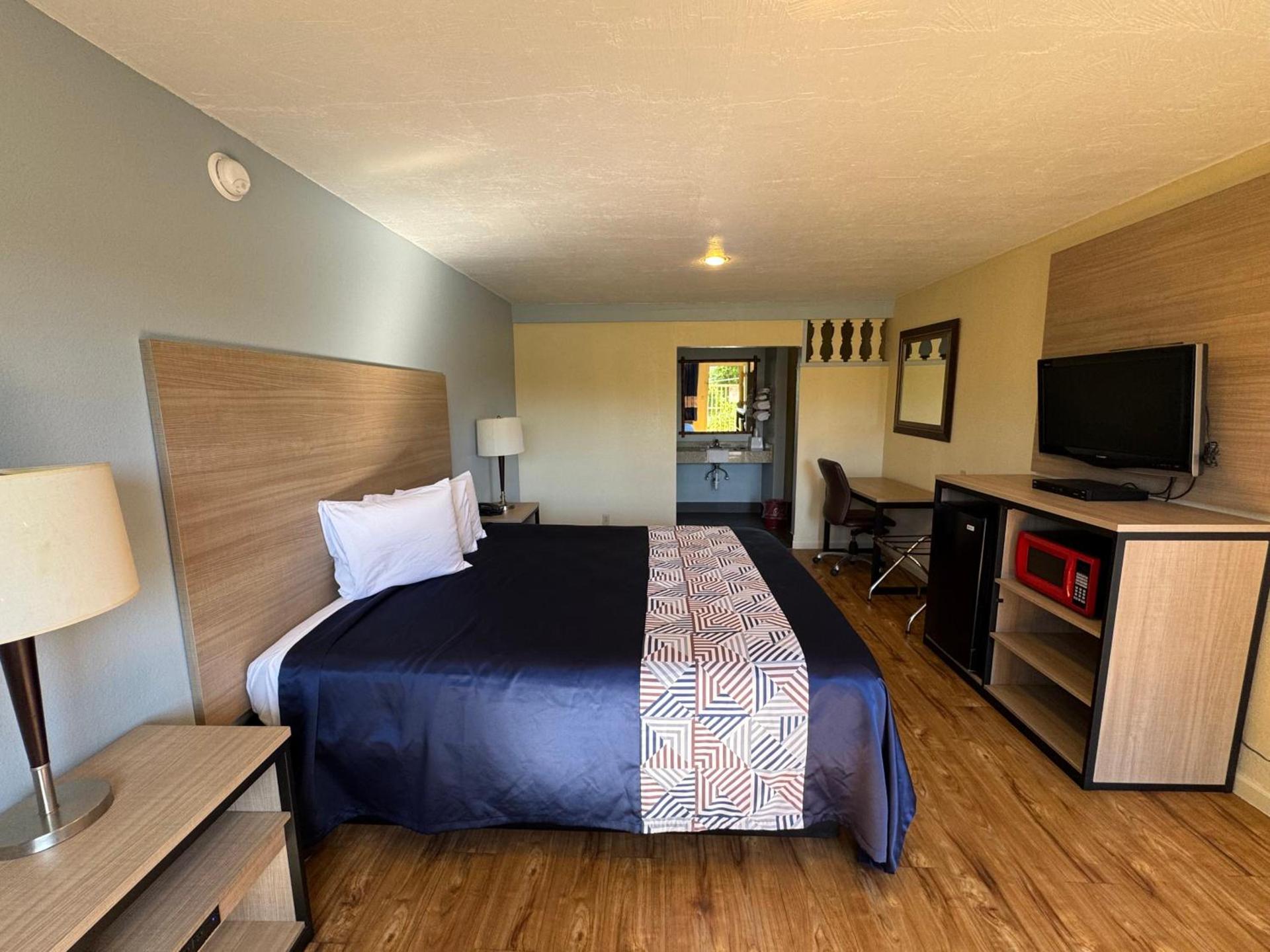 Discovery Inn photo 11