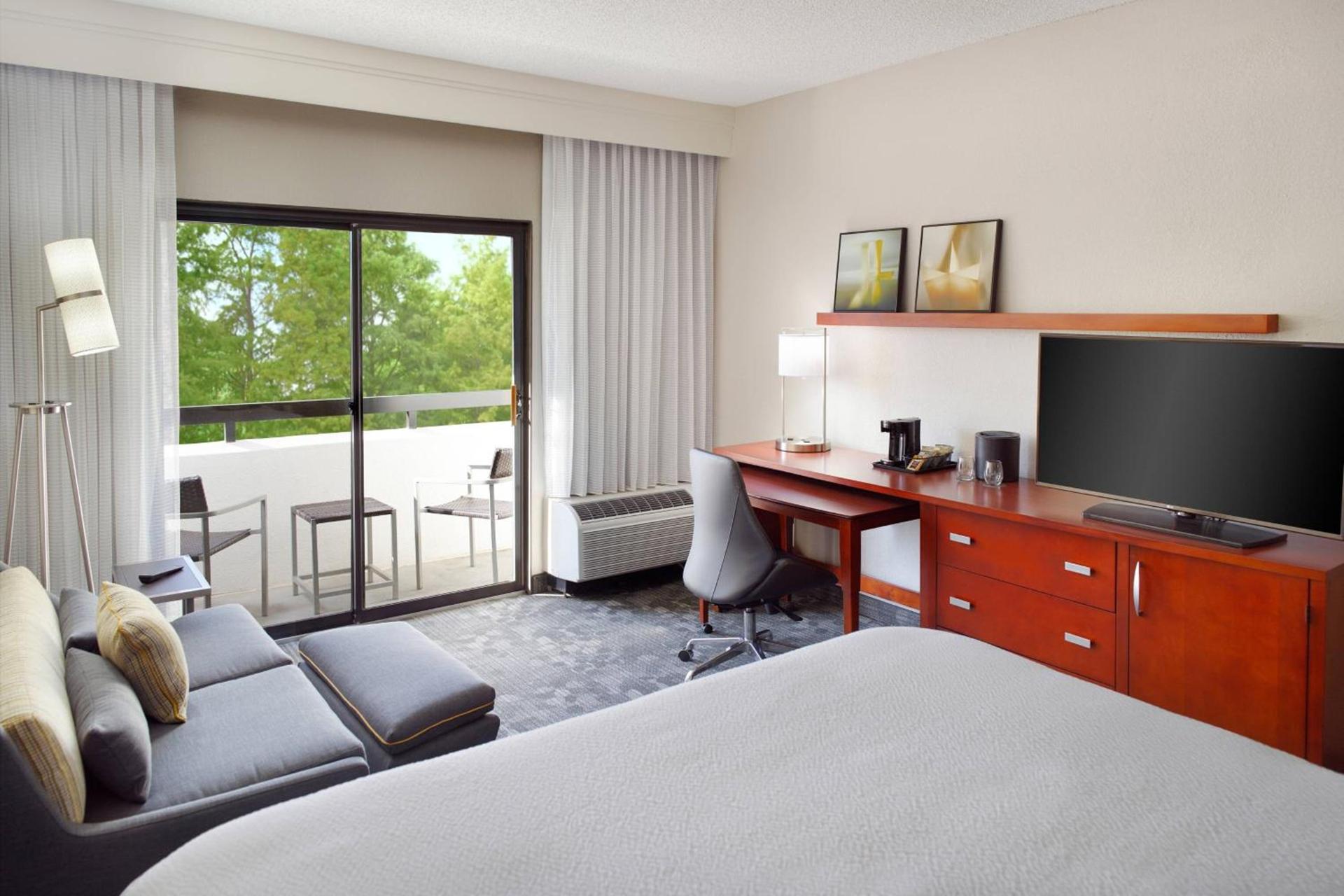 Courtyard by Marriott Perimeter Center photo 7