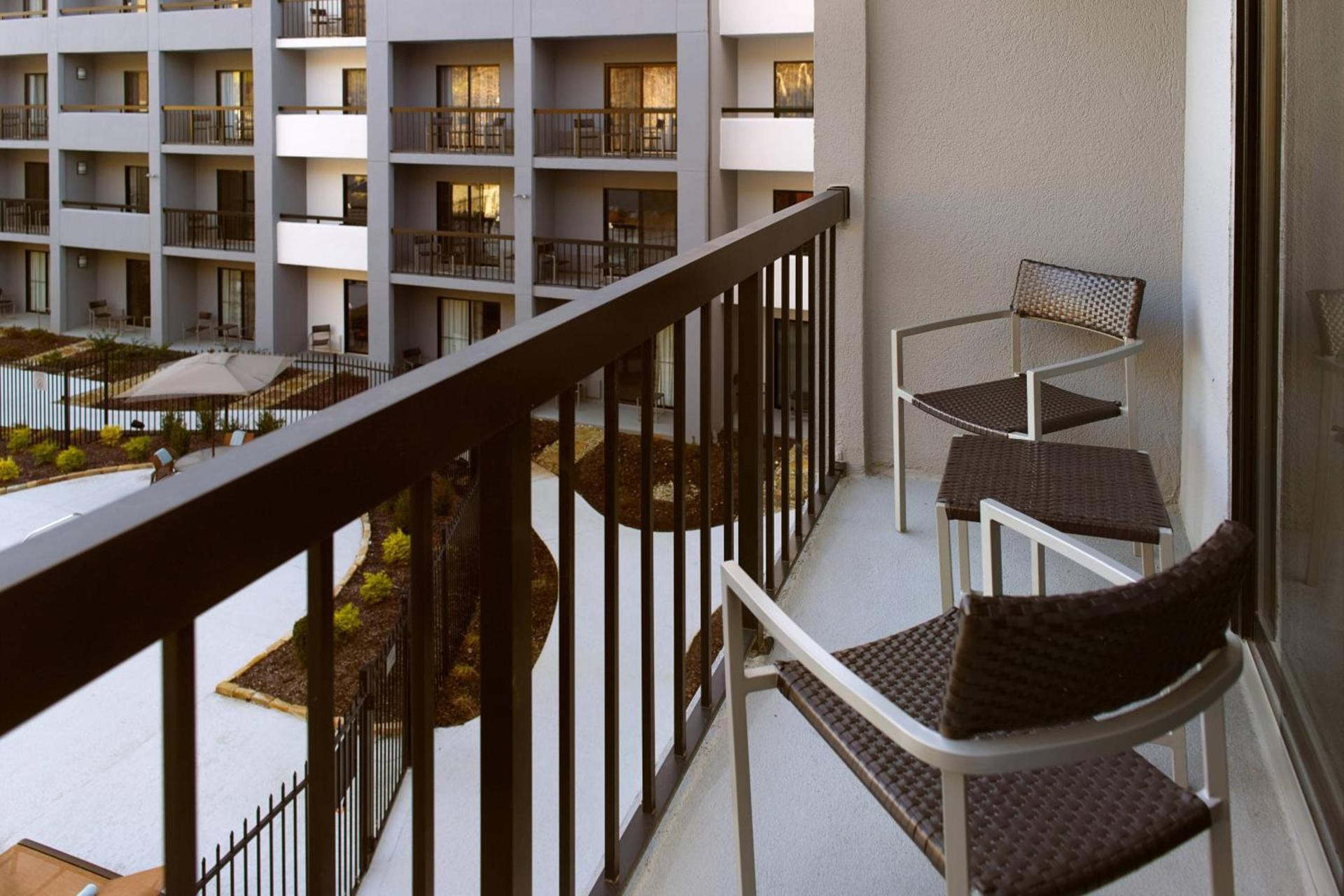 Courtyard by Marriott Perimeter Center photo 9