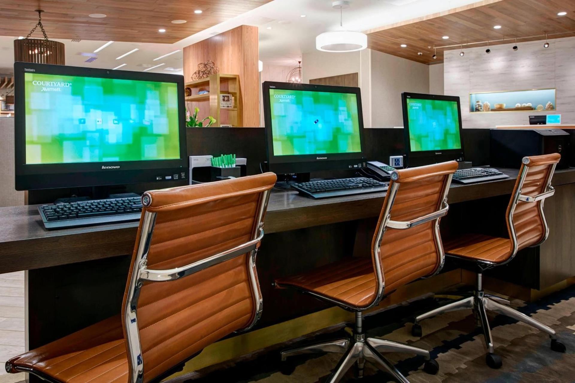 Courtyard by Marriott Erie Bayfront photo 39