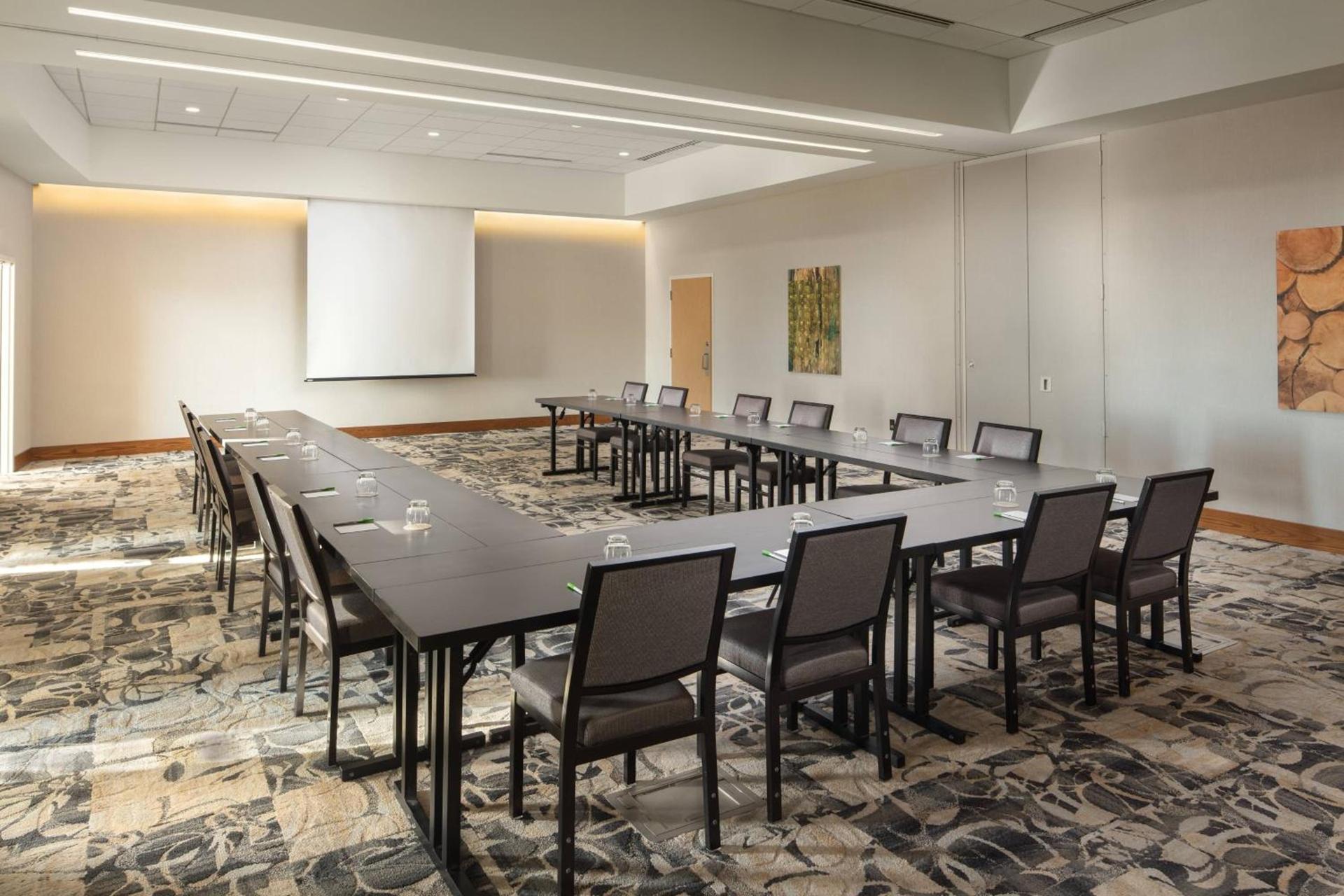 Courtyard by Marriott Erie Bayfront photo 58