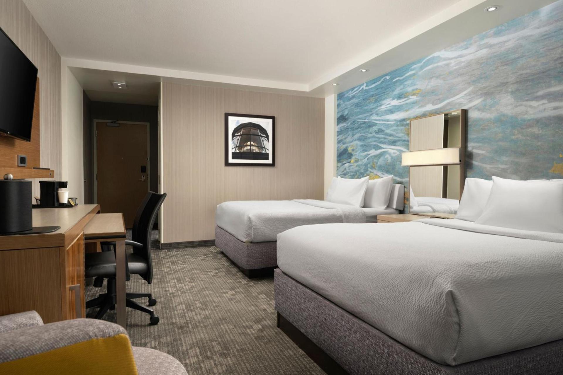 Courtyard by Marriott Erie Bayfront photo 18