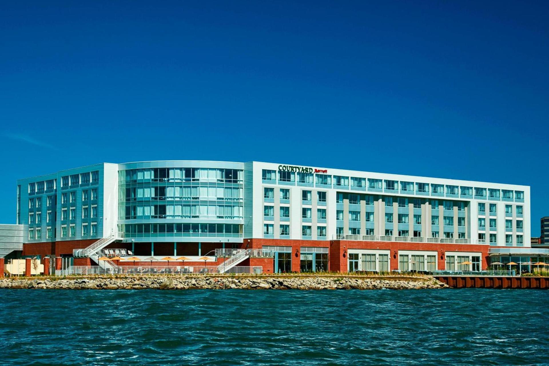 Courtyard by Marriott Erie Bayfront photo 4