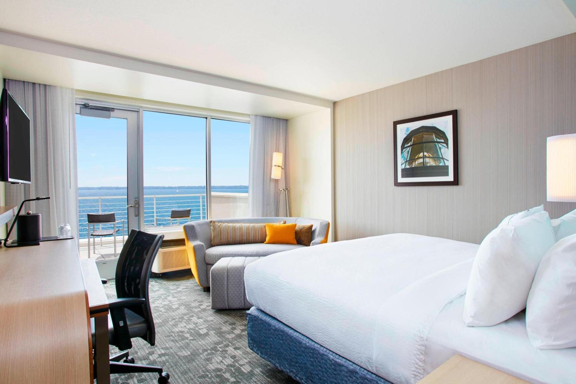 Courtyard by Marriott Erie Bayfront photo 14