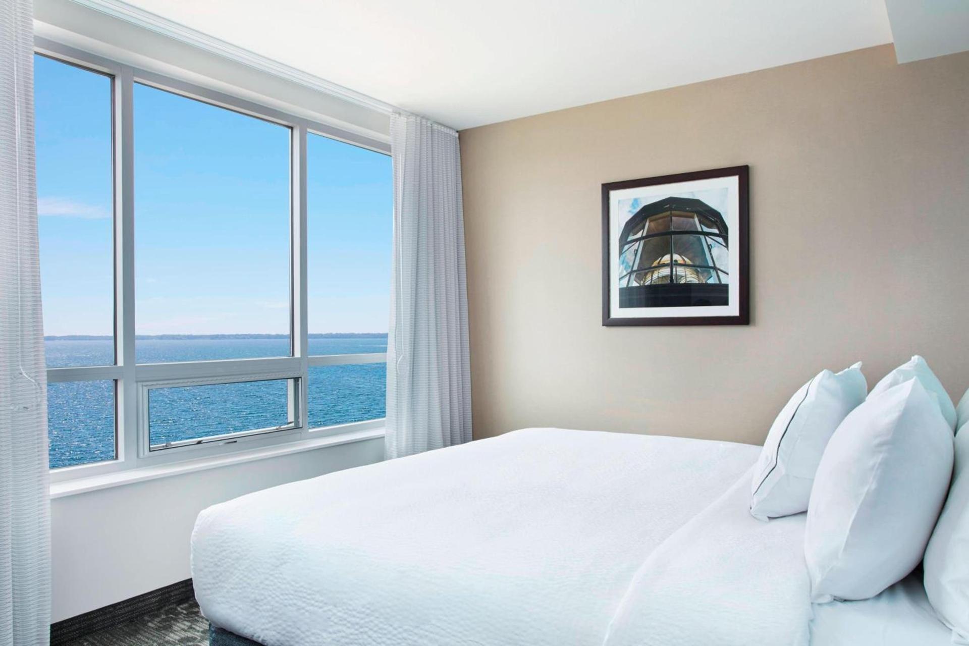 Courtyard by Marriott Erie Bayfront photo 31