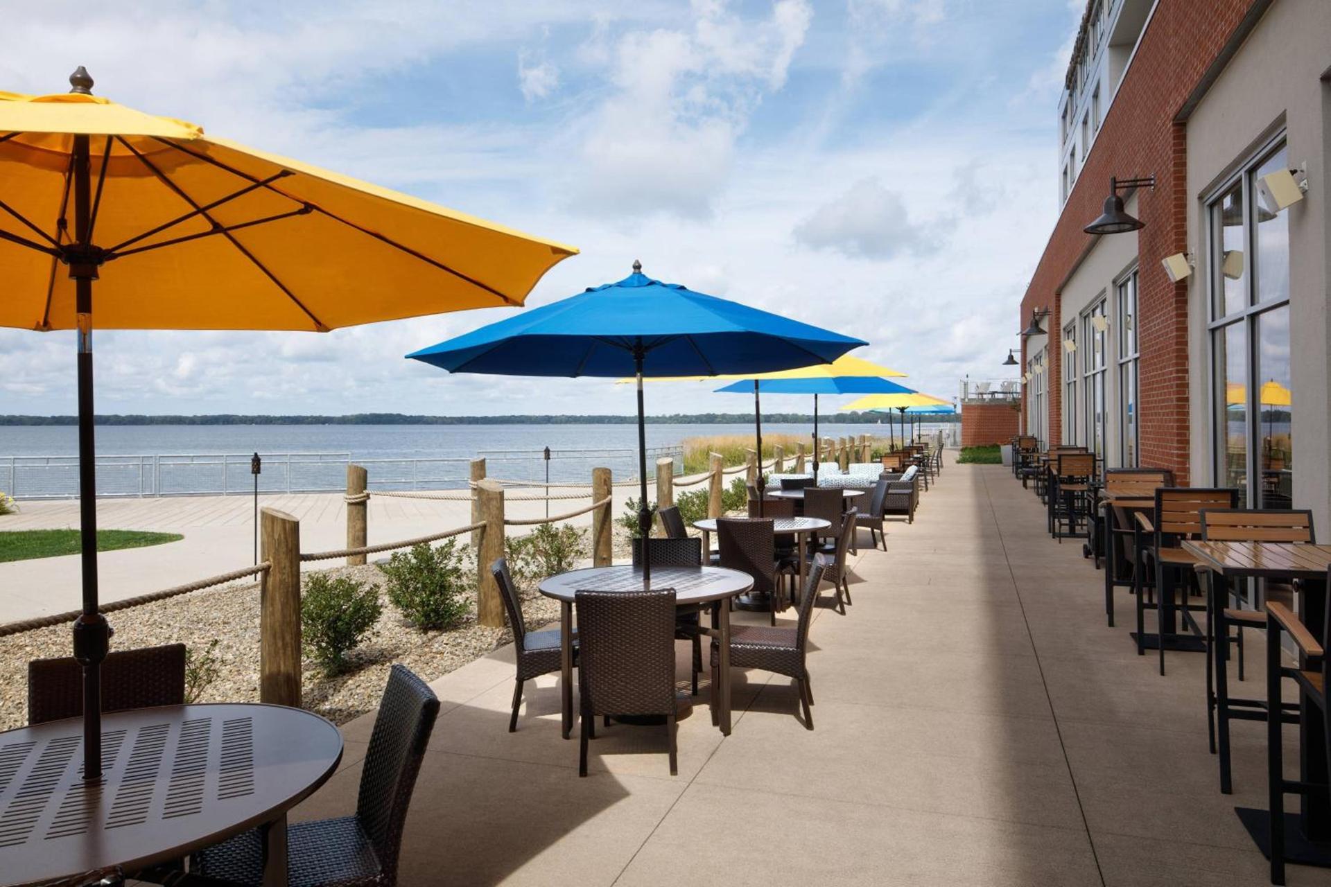 Courtyard by Marriott Erie Bayfront photo 48