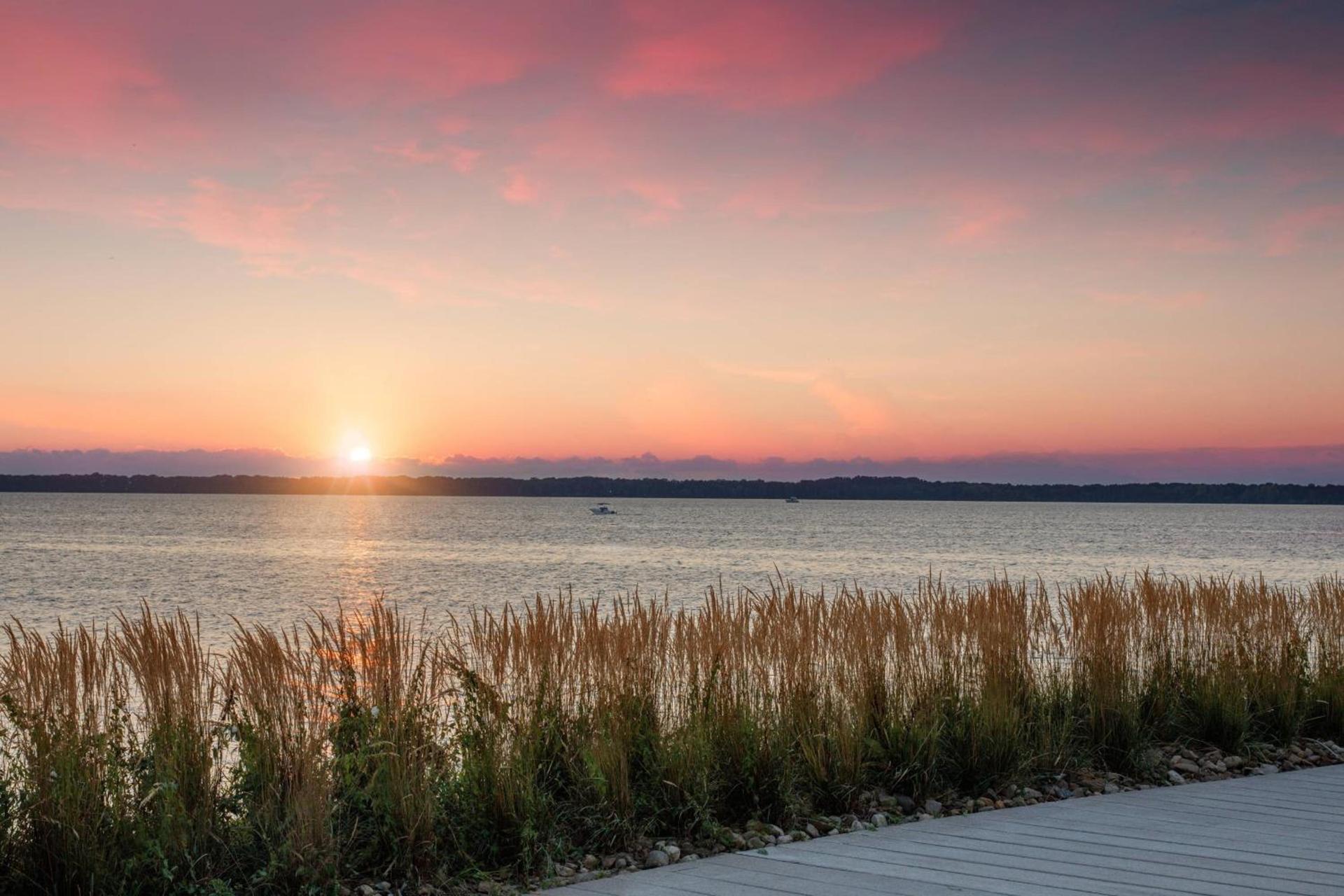Courtyard by Marriott Erie Bayfront photo 55