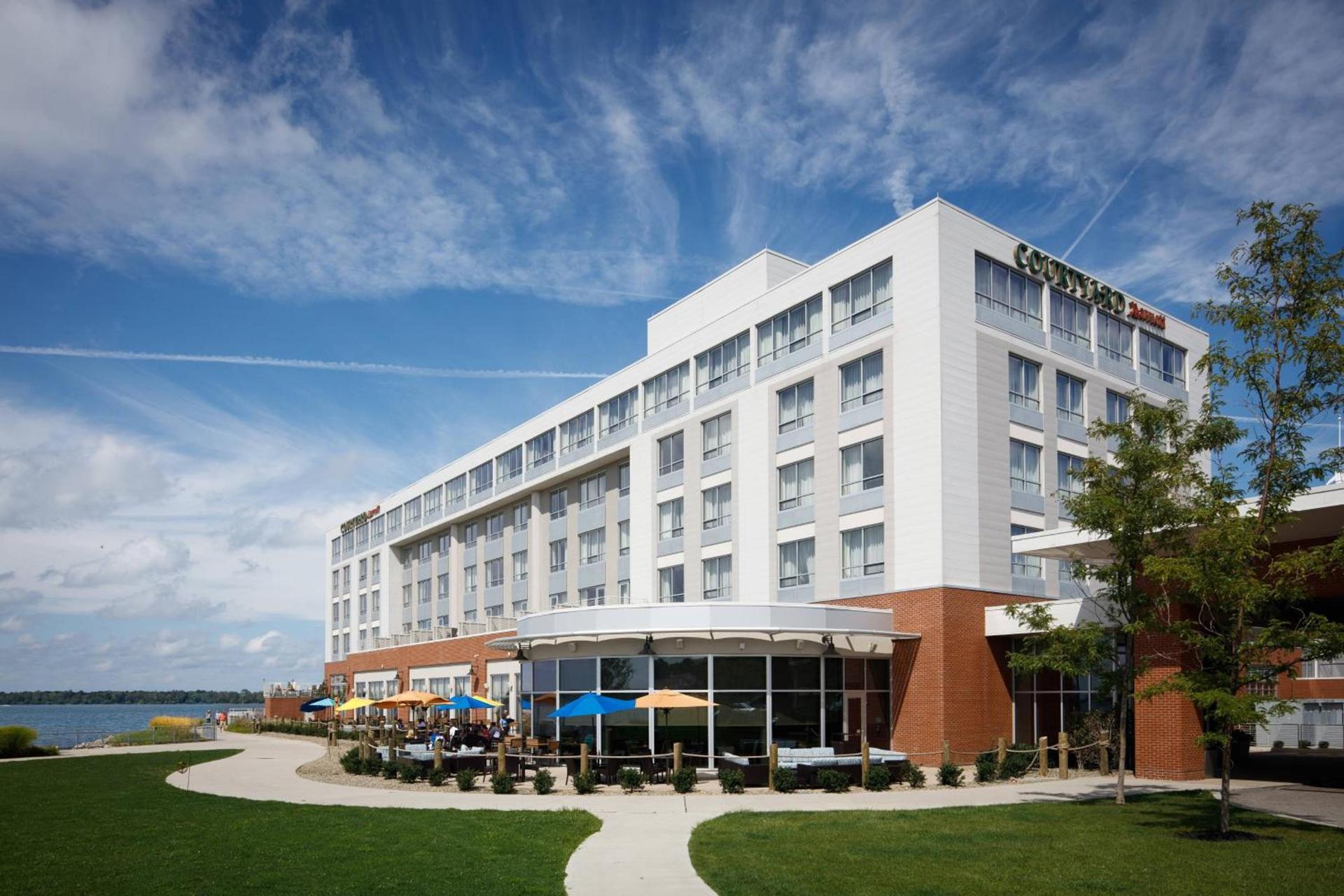 Courtyard by Marriott Erie Bayfront photo 3
