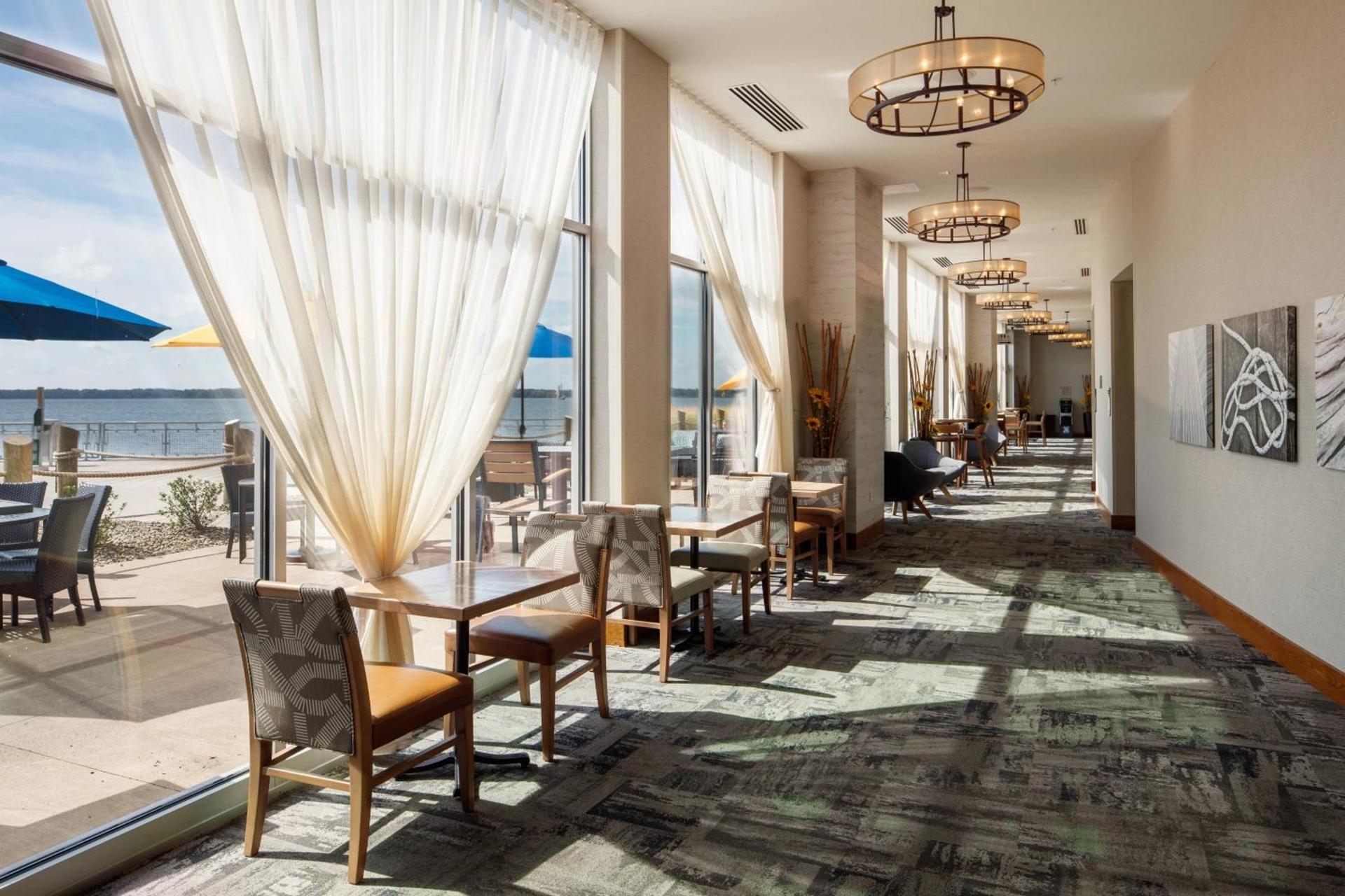 Courtyard by Marriott Erie Bayfront photo 59